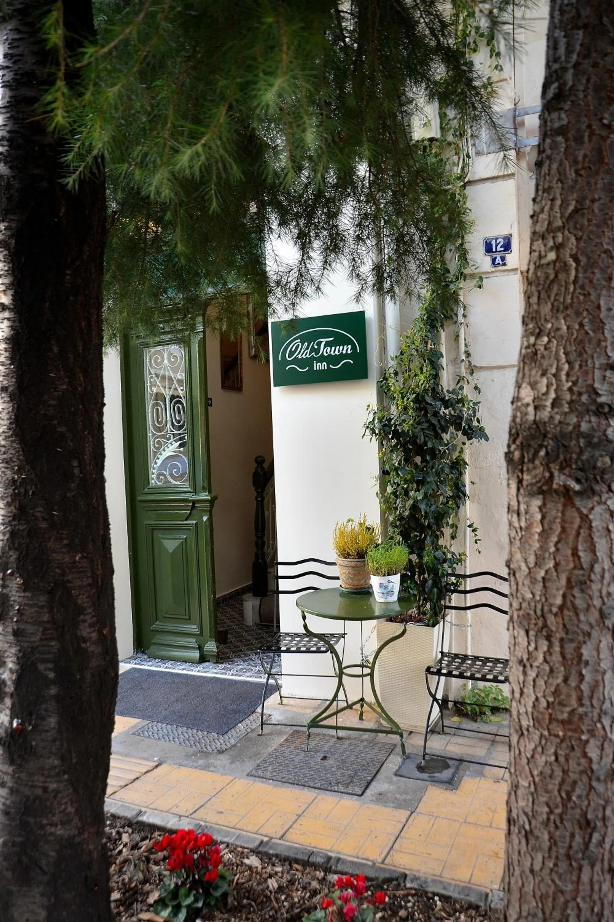 Facade/entrance in Old Town Inn