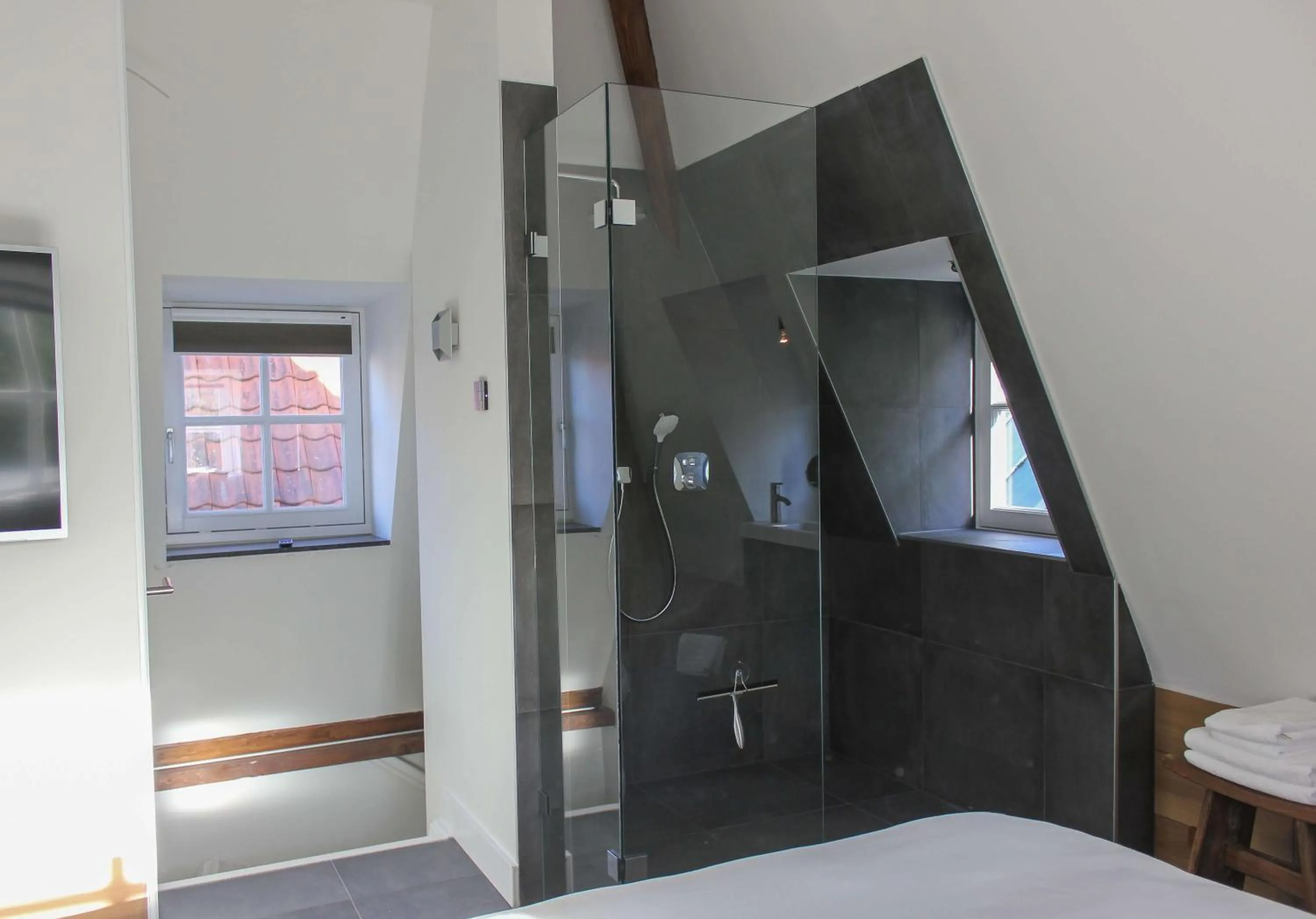 Photo of the whole room, Bed in Boutique Hotel Nieuw Uilenburg