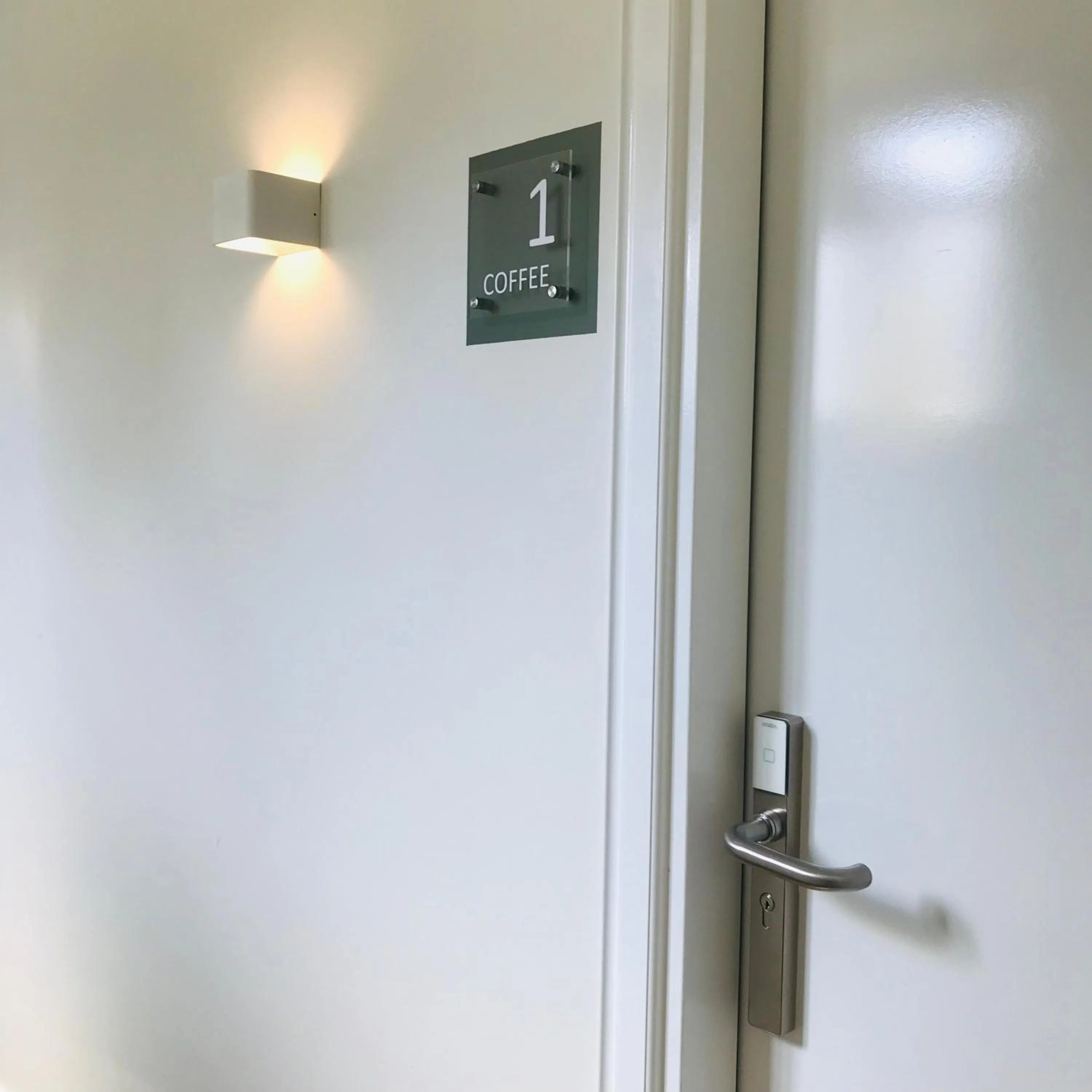 Facade/entrance in Boutique Hotel Nieuw Uilenburg