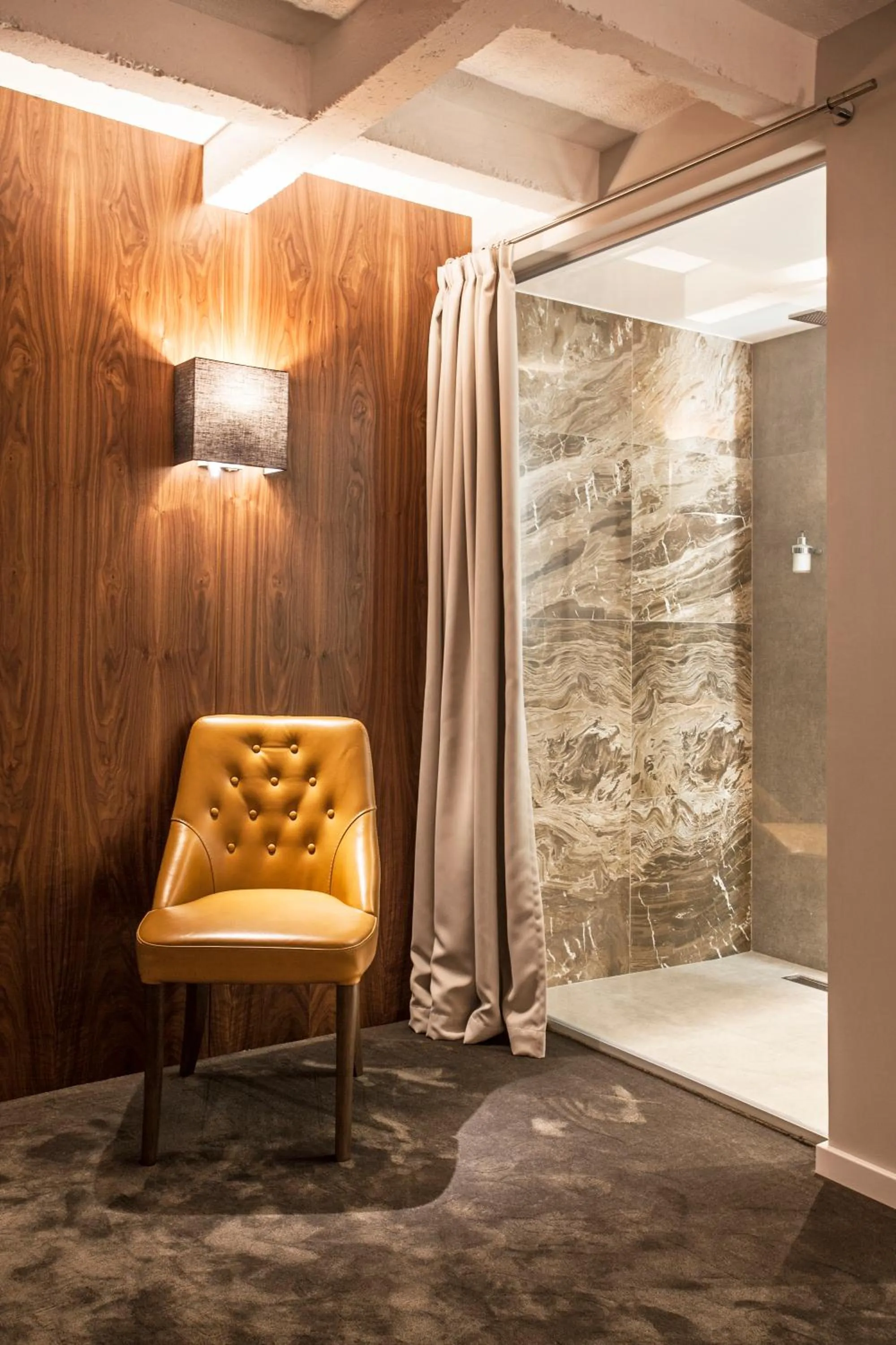 Shower in Nomad Luxury Suites