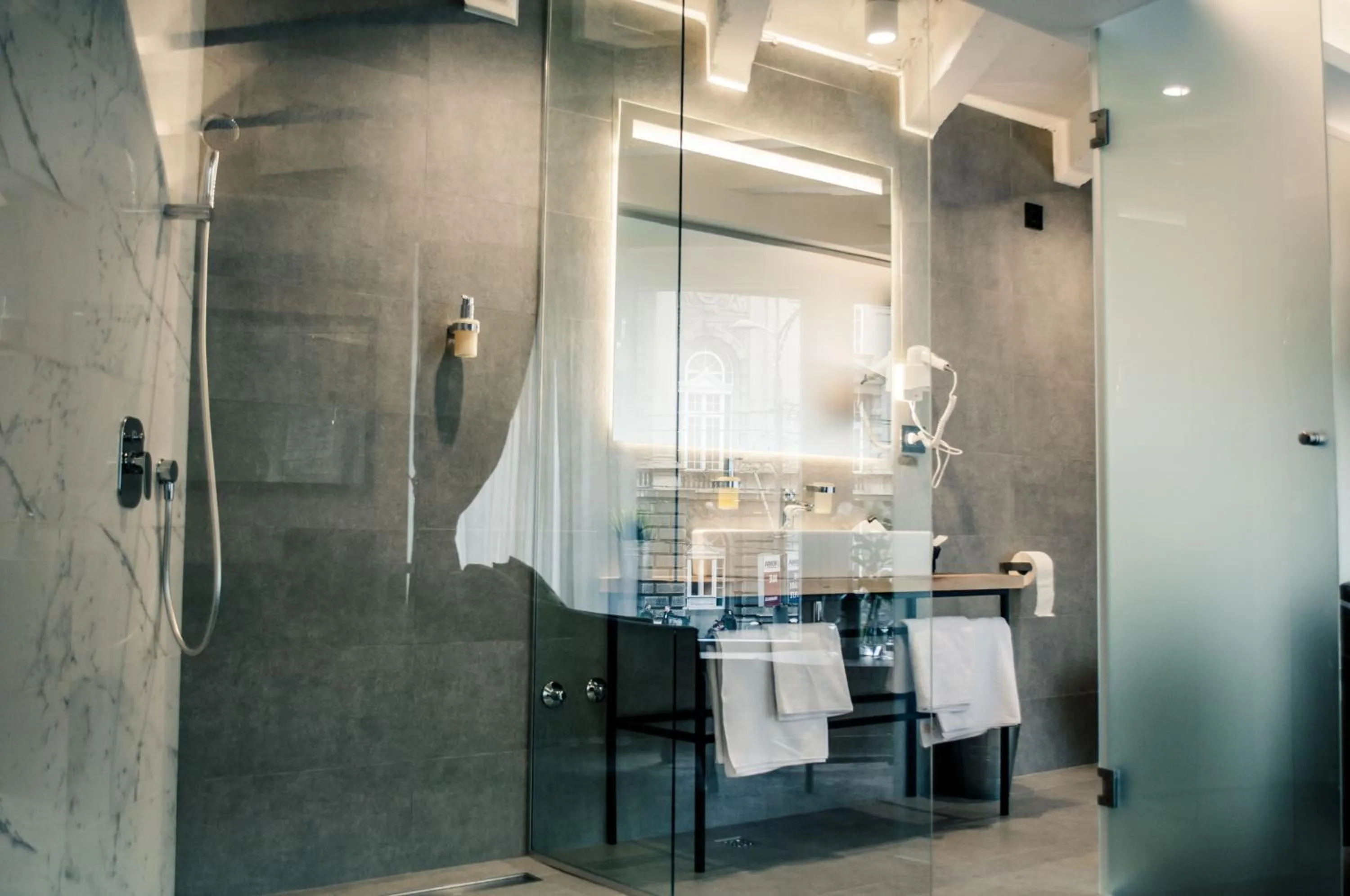 Shower in Nomad Luxury Suites