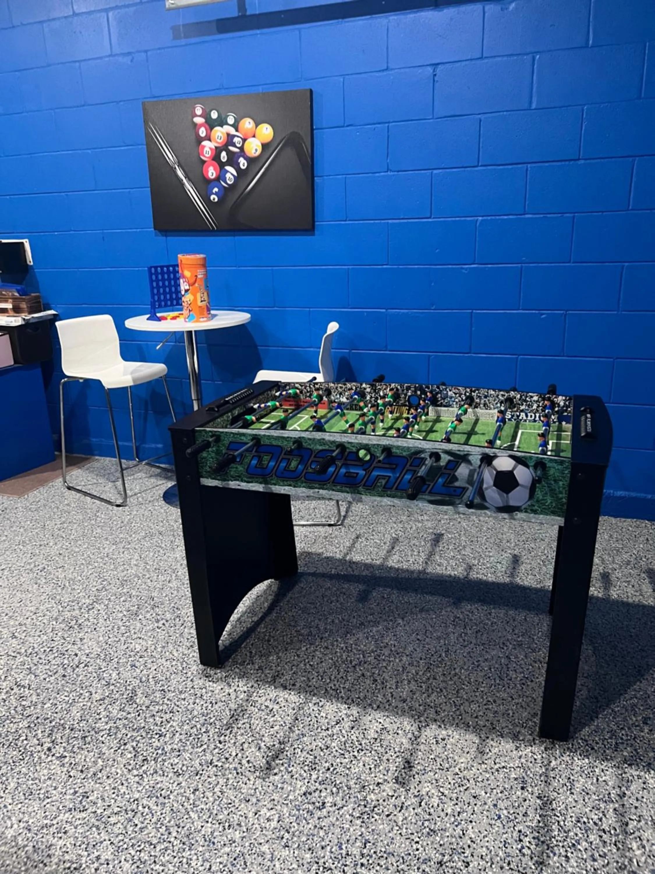 Game Room in Cozy Villa With South Facing Pool