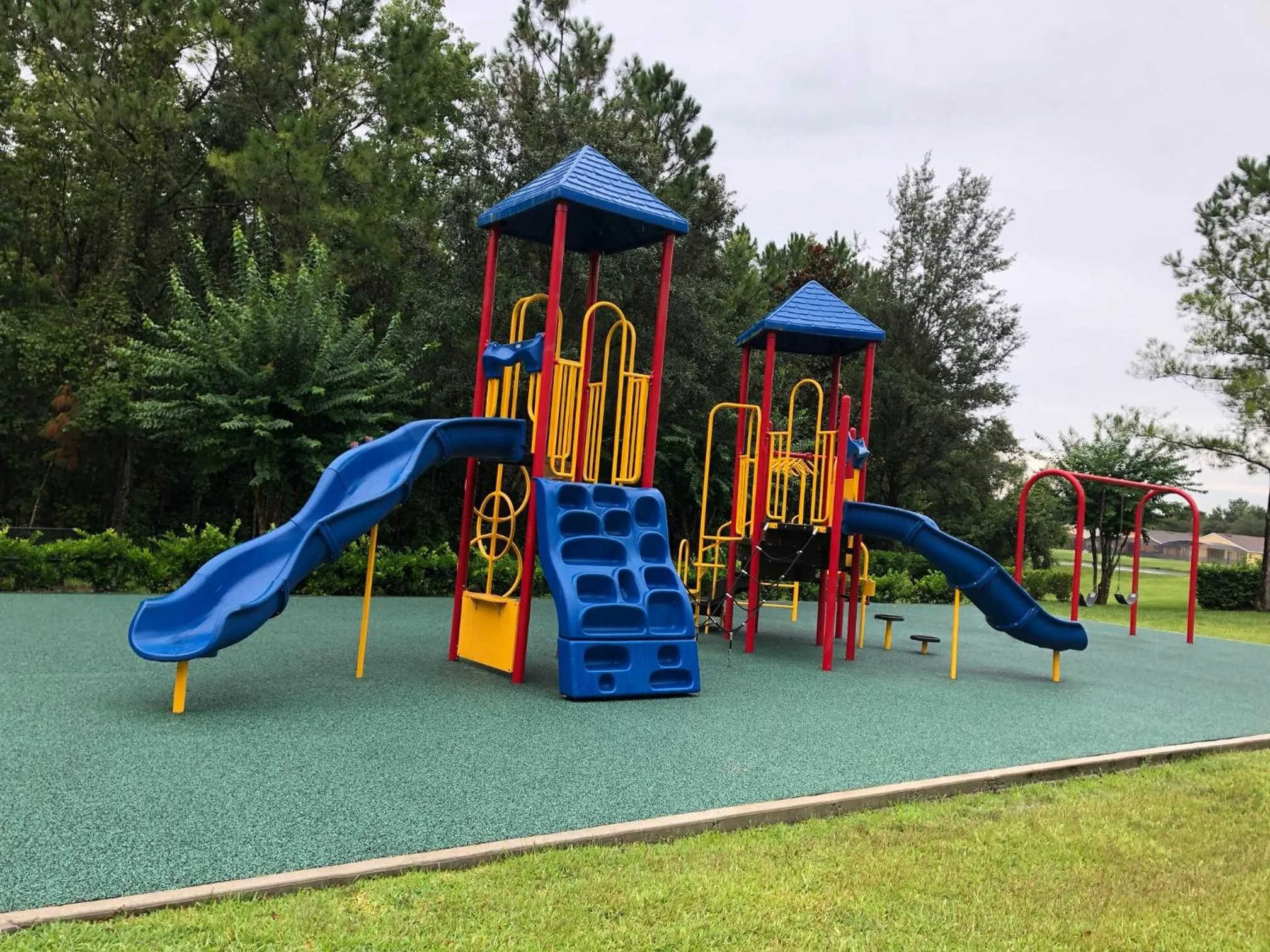 Area and facilities in Cozy Villa With South Facing Pool