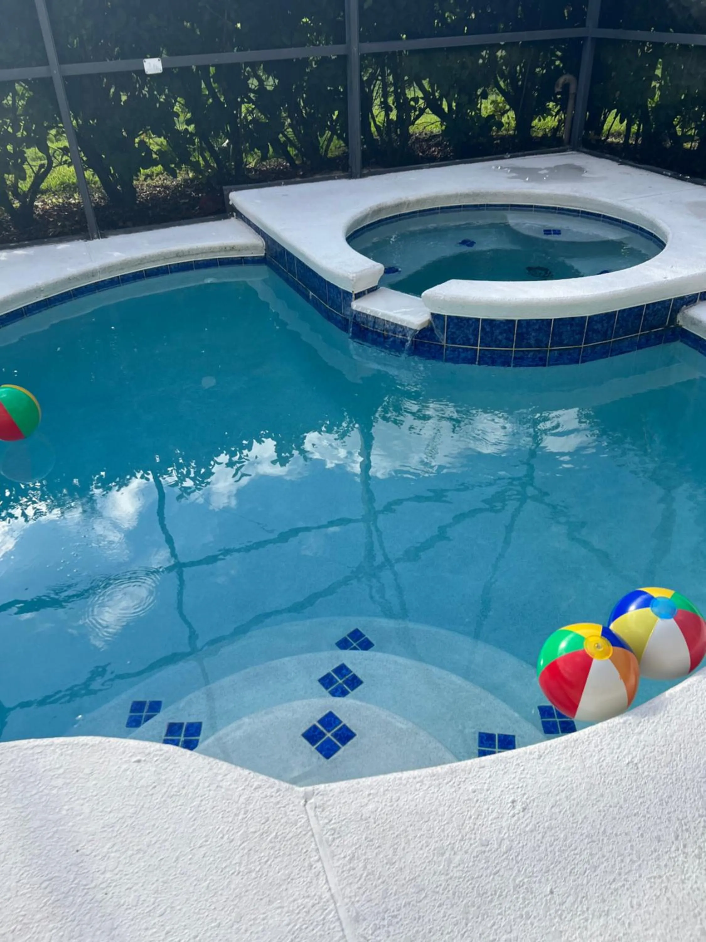 Day in Cozy Villa With South Facing Pool