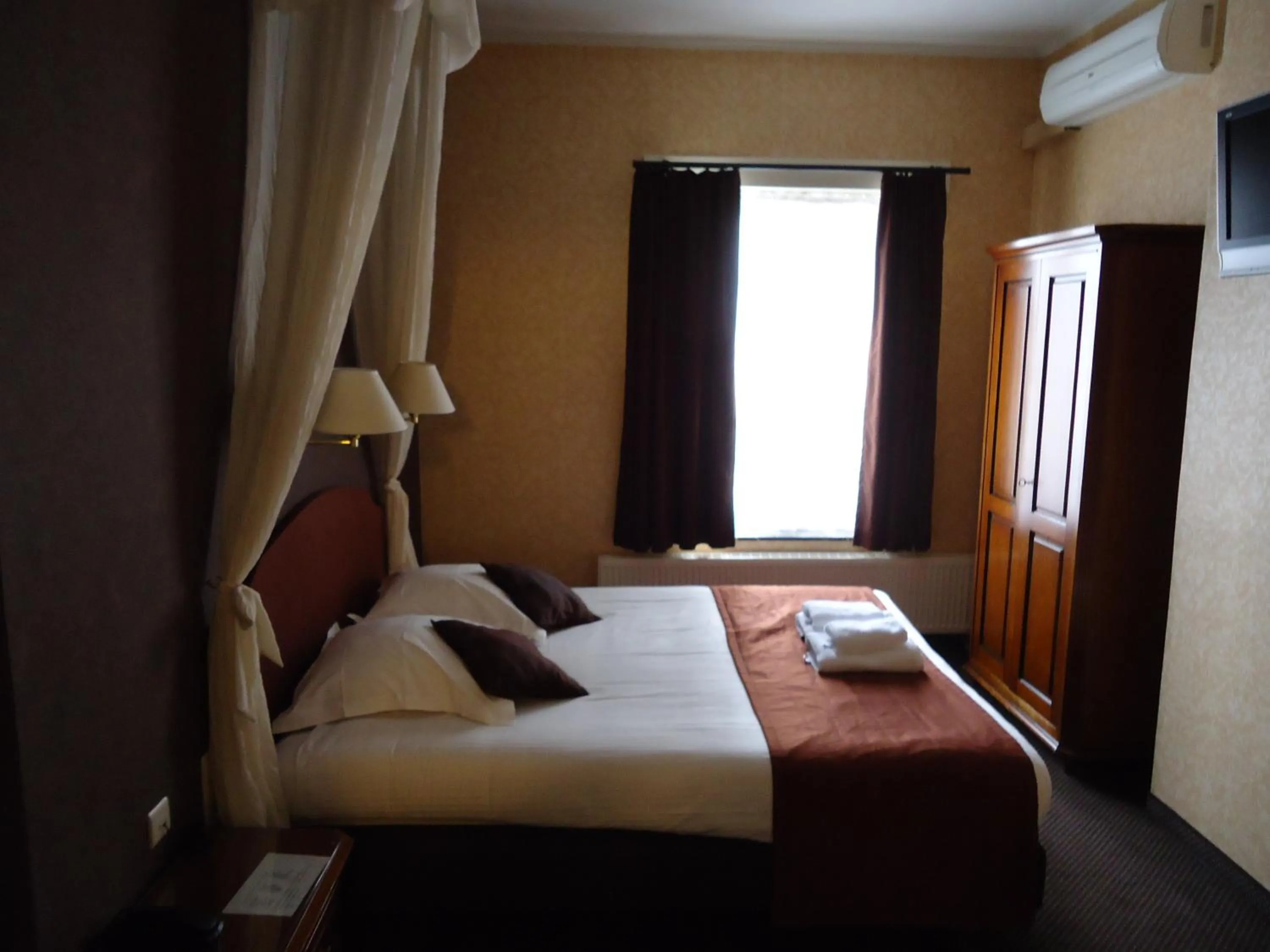 Bed in Hotel Groeninghe