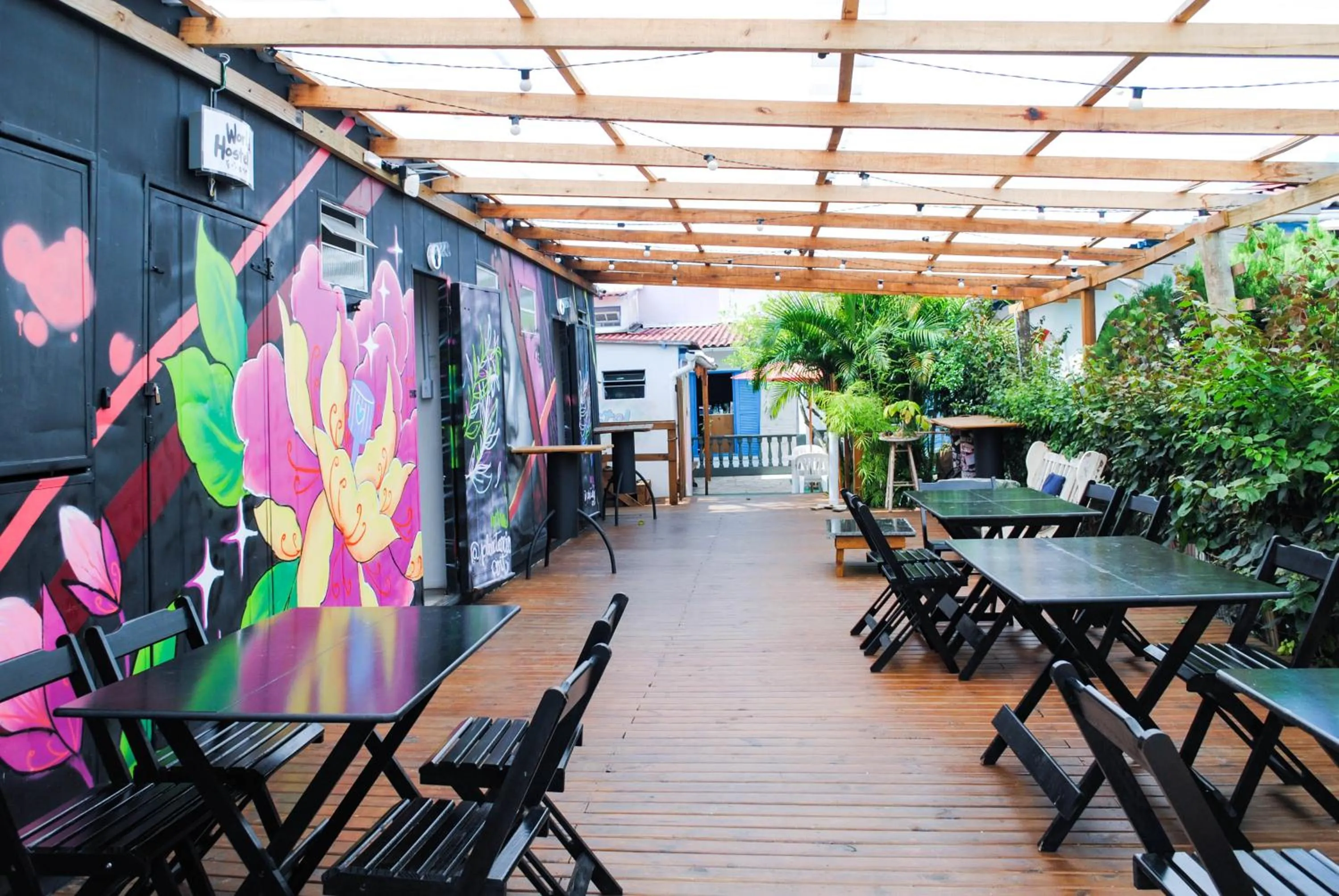Patio in World Hostel - Canasvieiras
