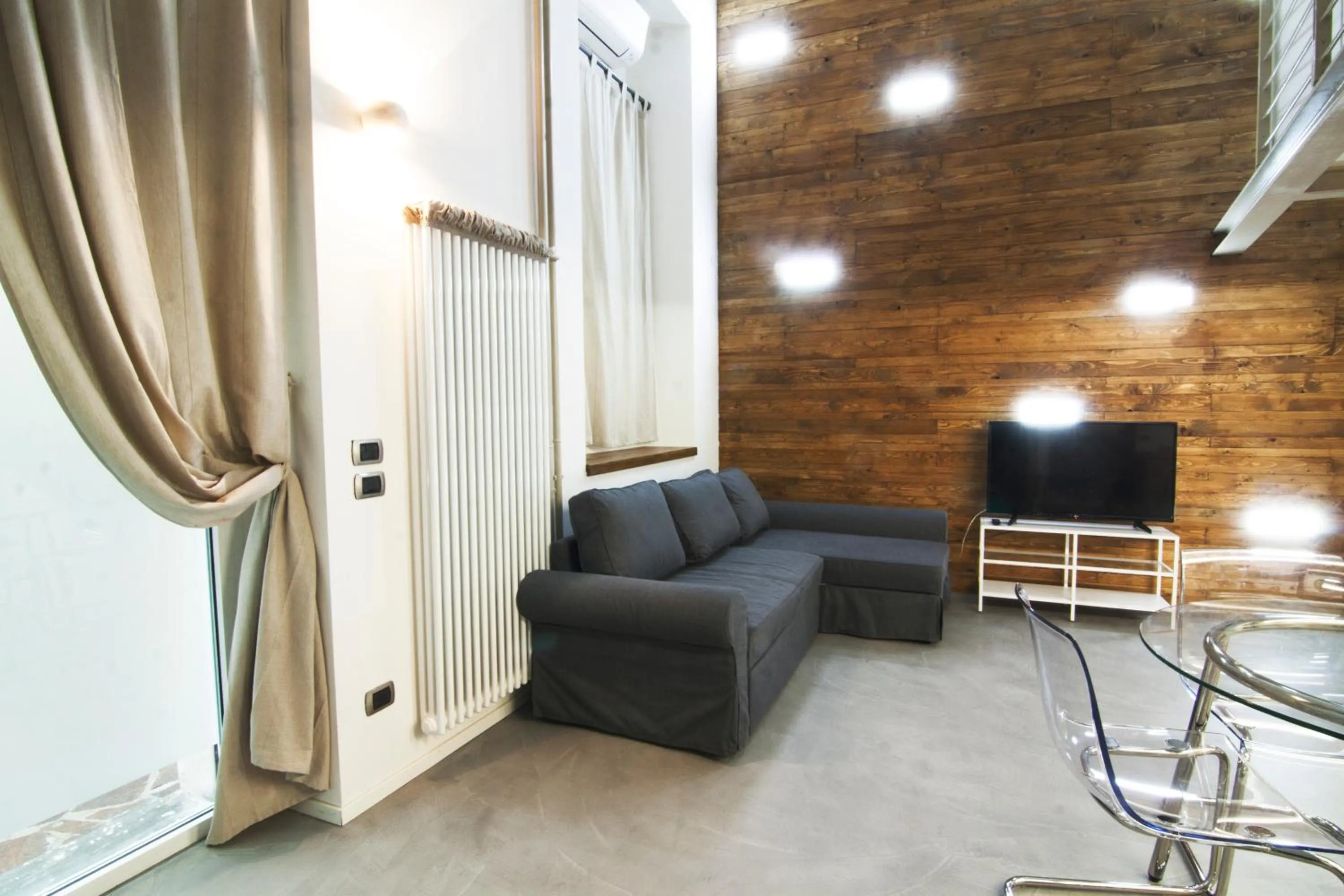 Property building in Alessia's Flat - Mac Mahon