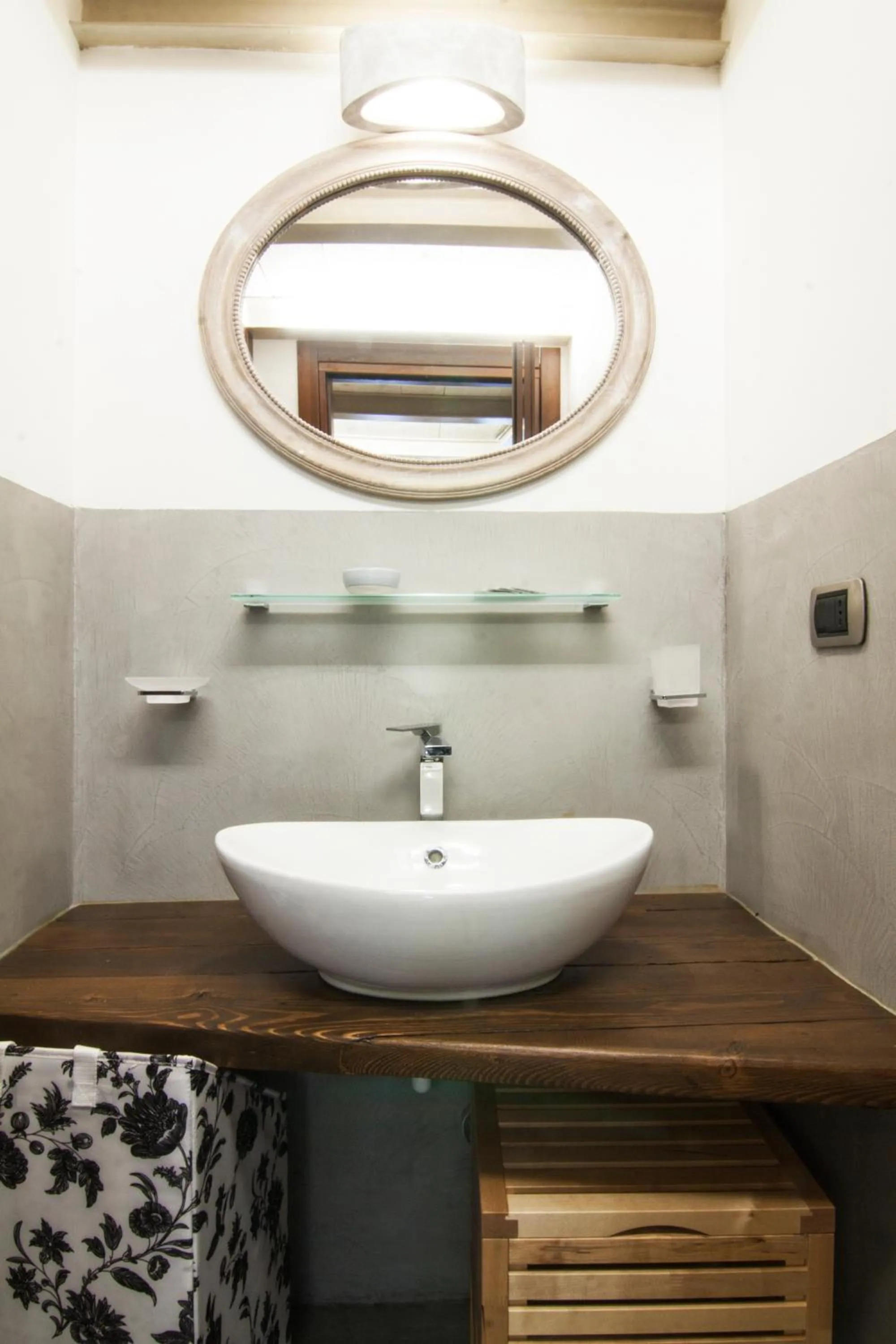 Bathroom in Alessia's Flat - Mac Mahon