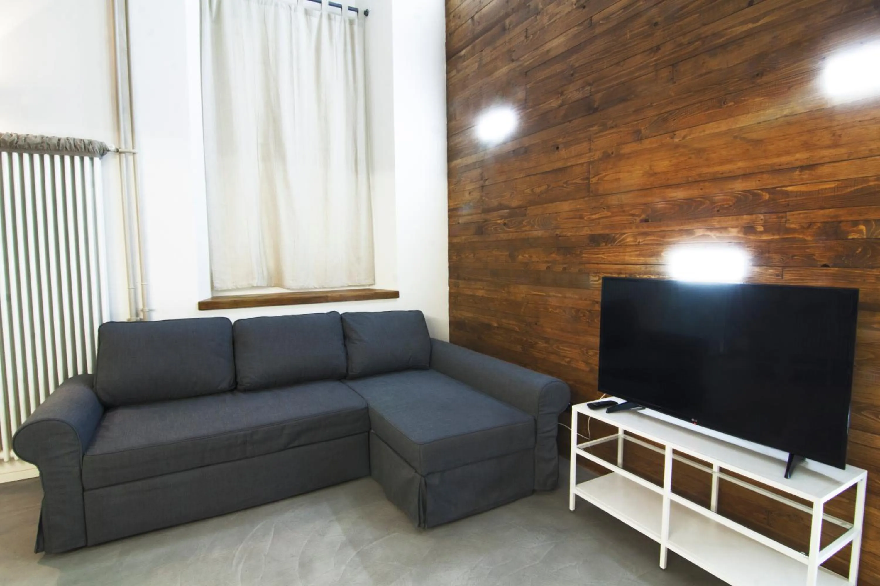 Property building in Alessia's Flat - Mac Mahon