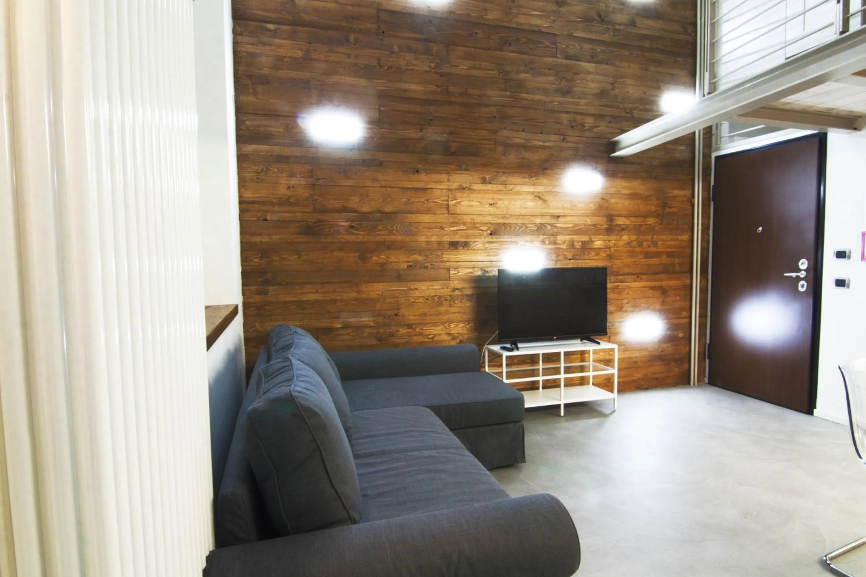 Property building in Alessia's Flat - Mac Mahon