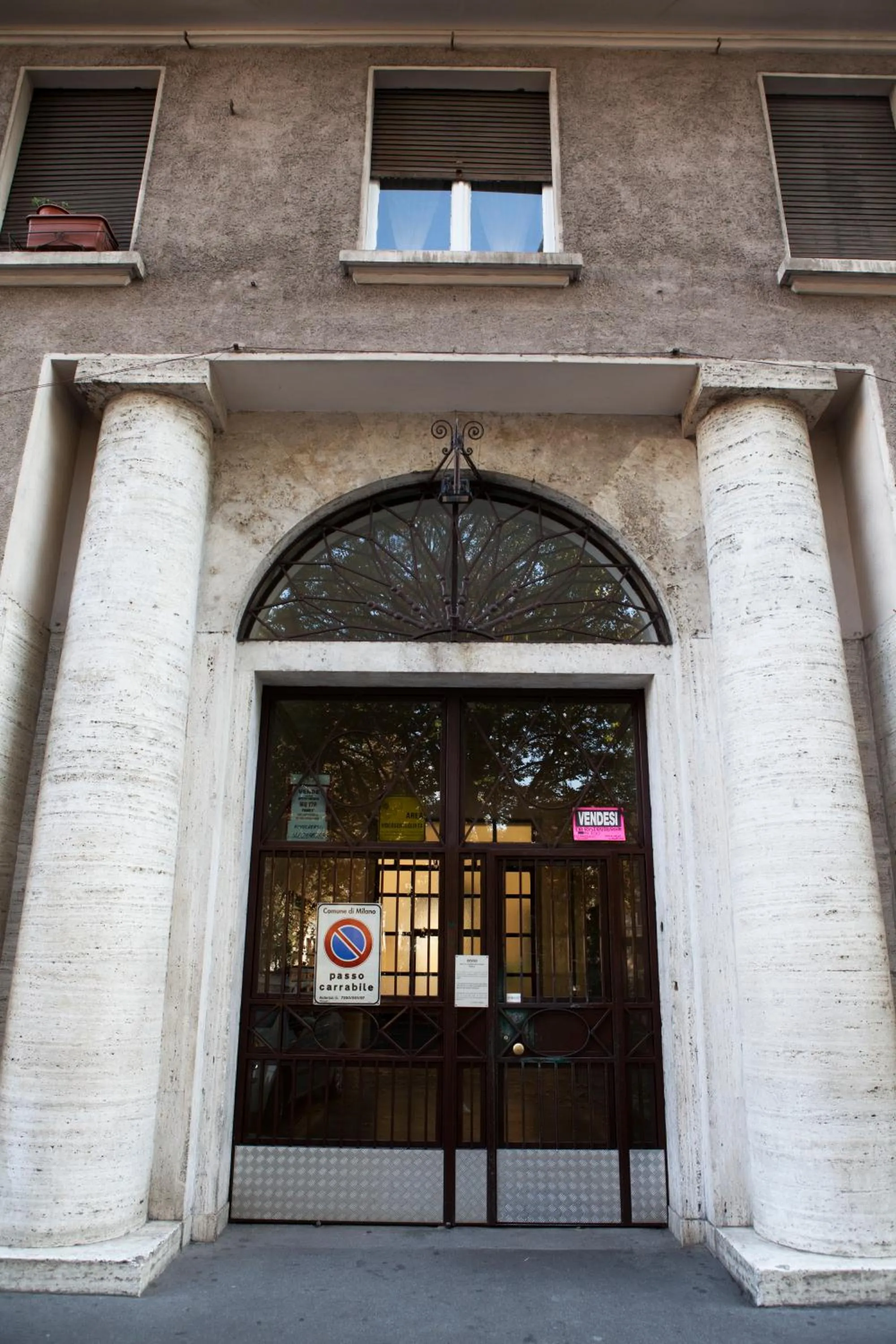 Neighbourhood in Alessia's Flat - Mac Mahon