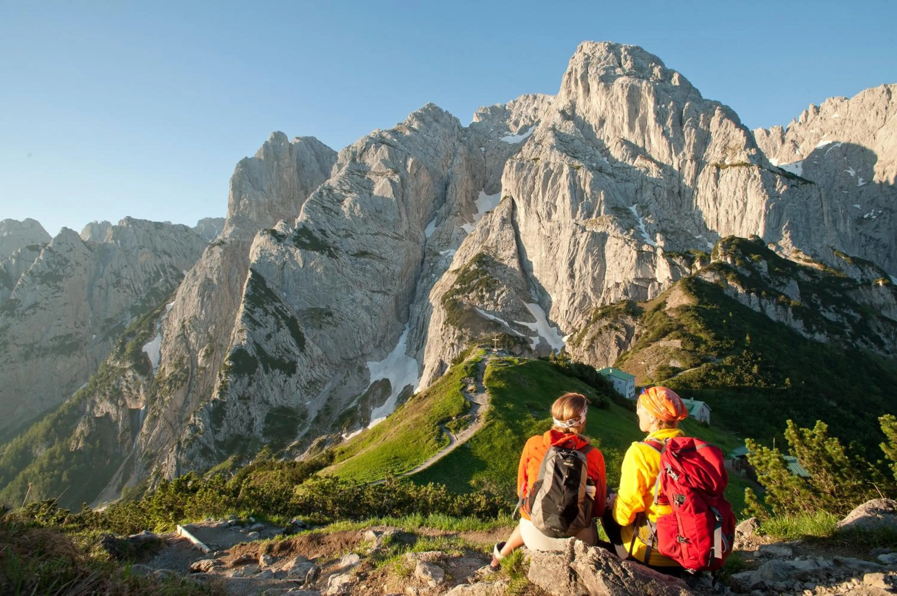 Hiking in Cubo Sport & Art Hotel