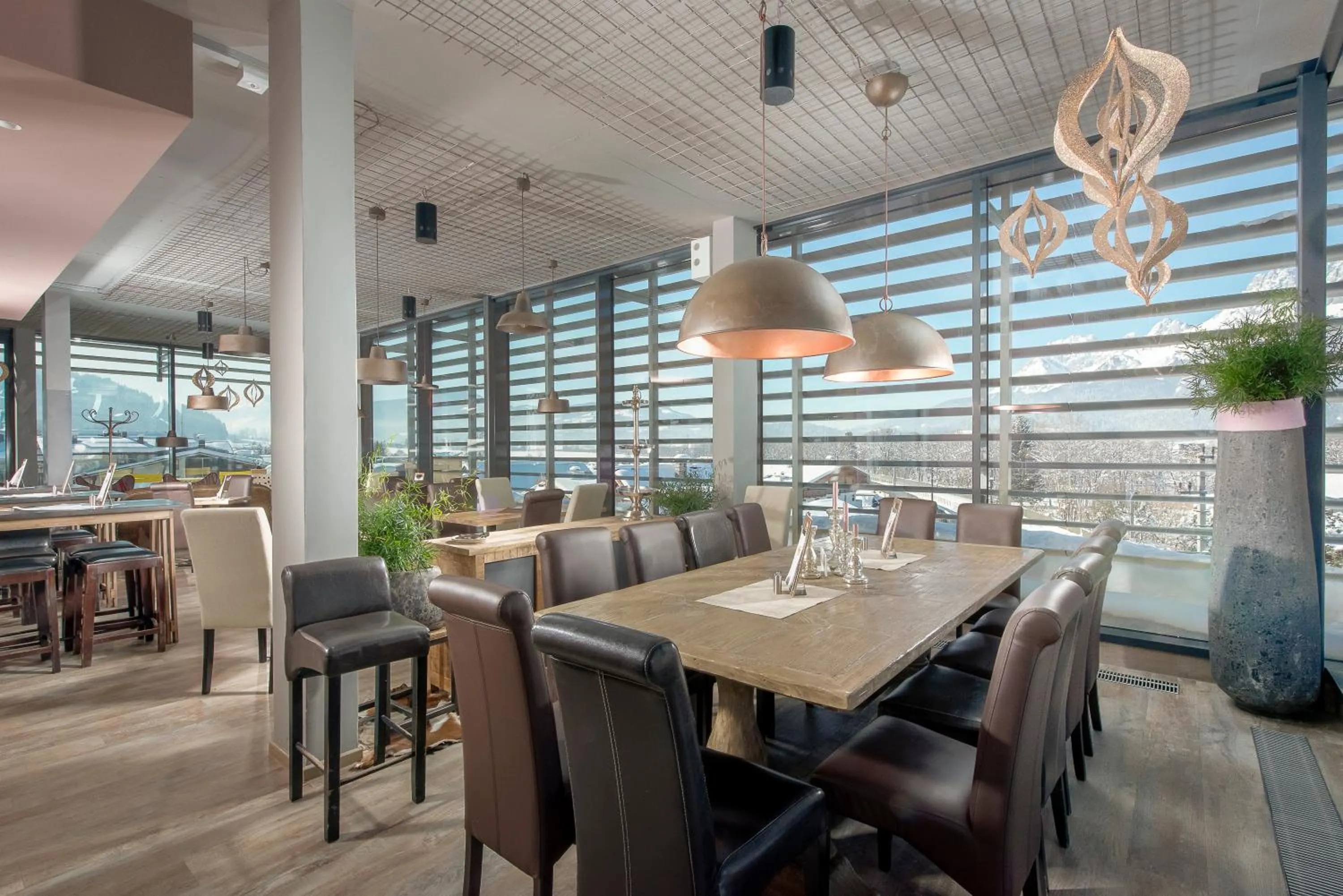 Restaurant/places to eat in Cubo Sport & Art Hotel