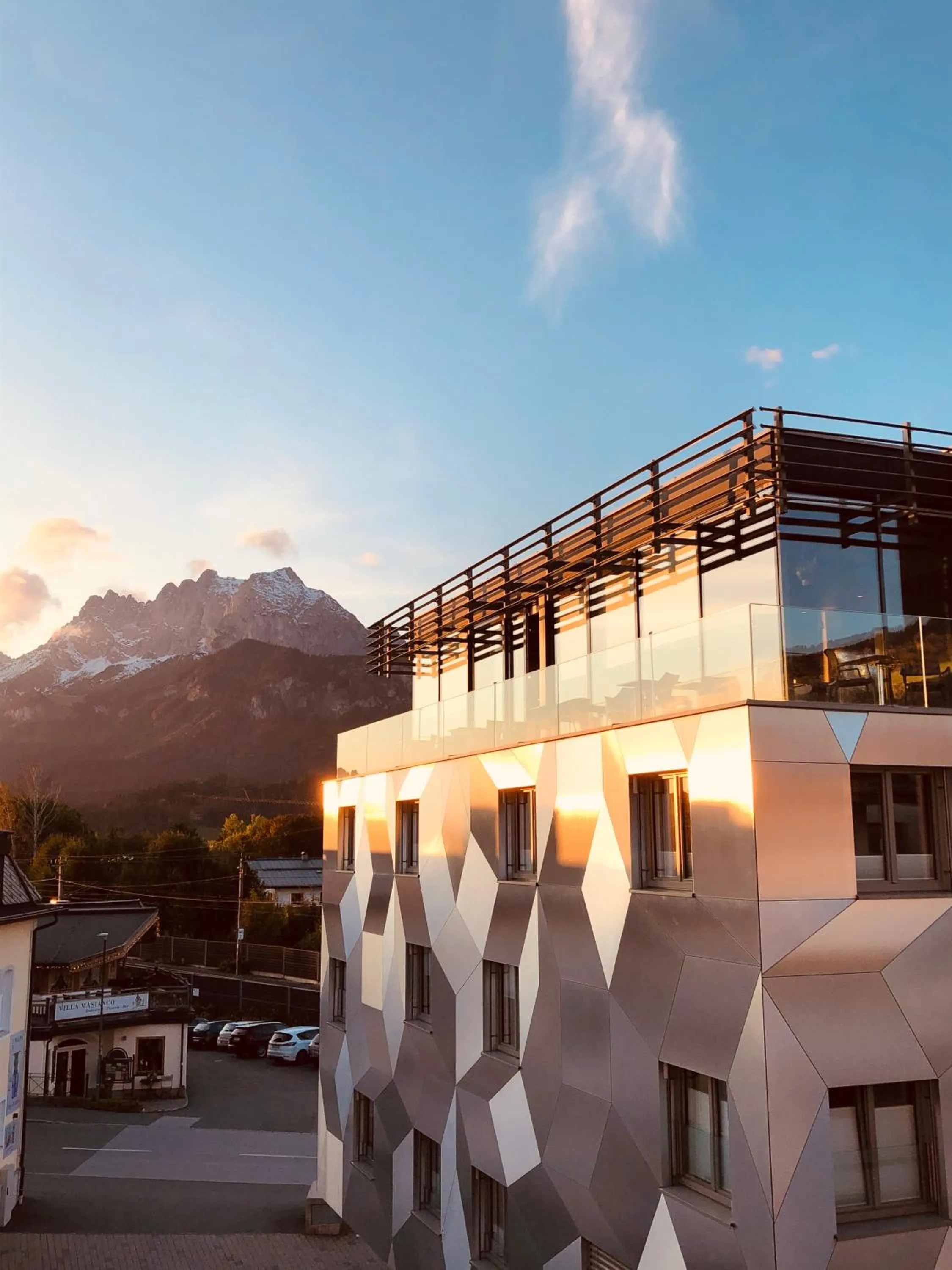 Property building in Cubo Sport & Art Hotel