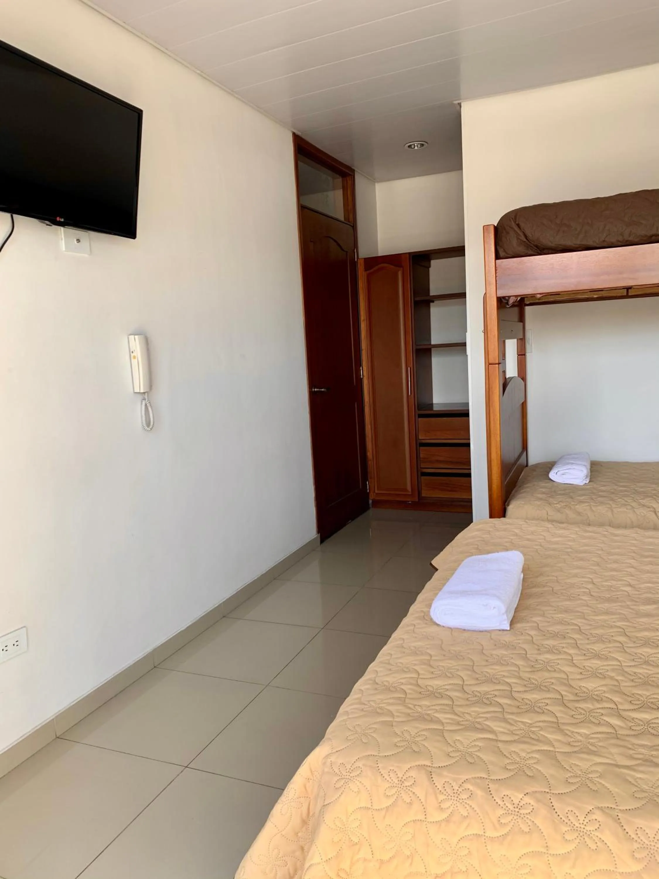 Bunk Bed in Hotel Universal