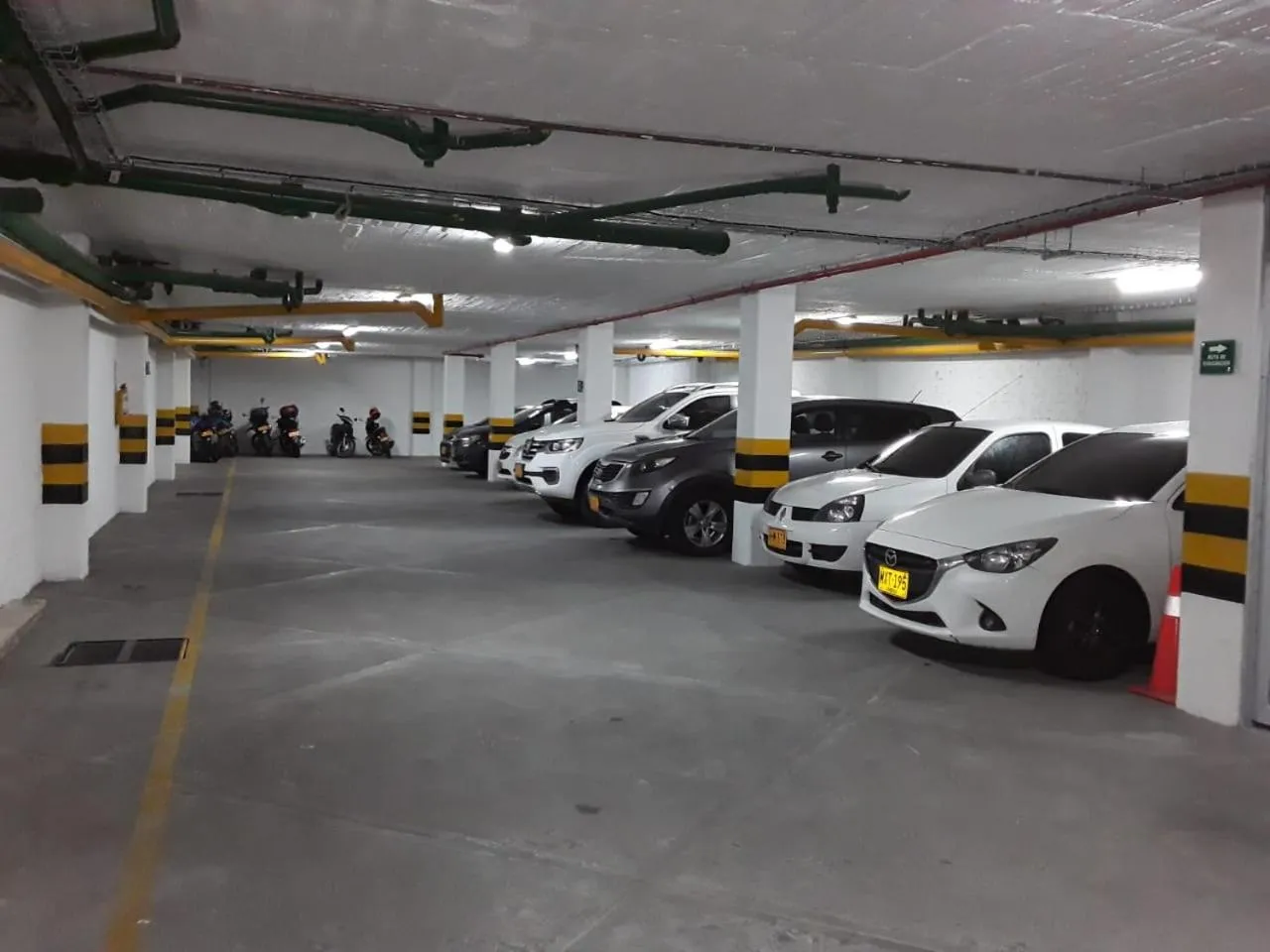 Parking in Hotel Los Cristales