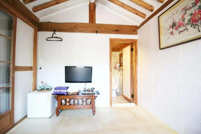 Decorative detail in Sori poonggyung