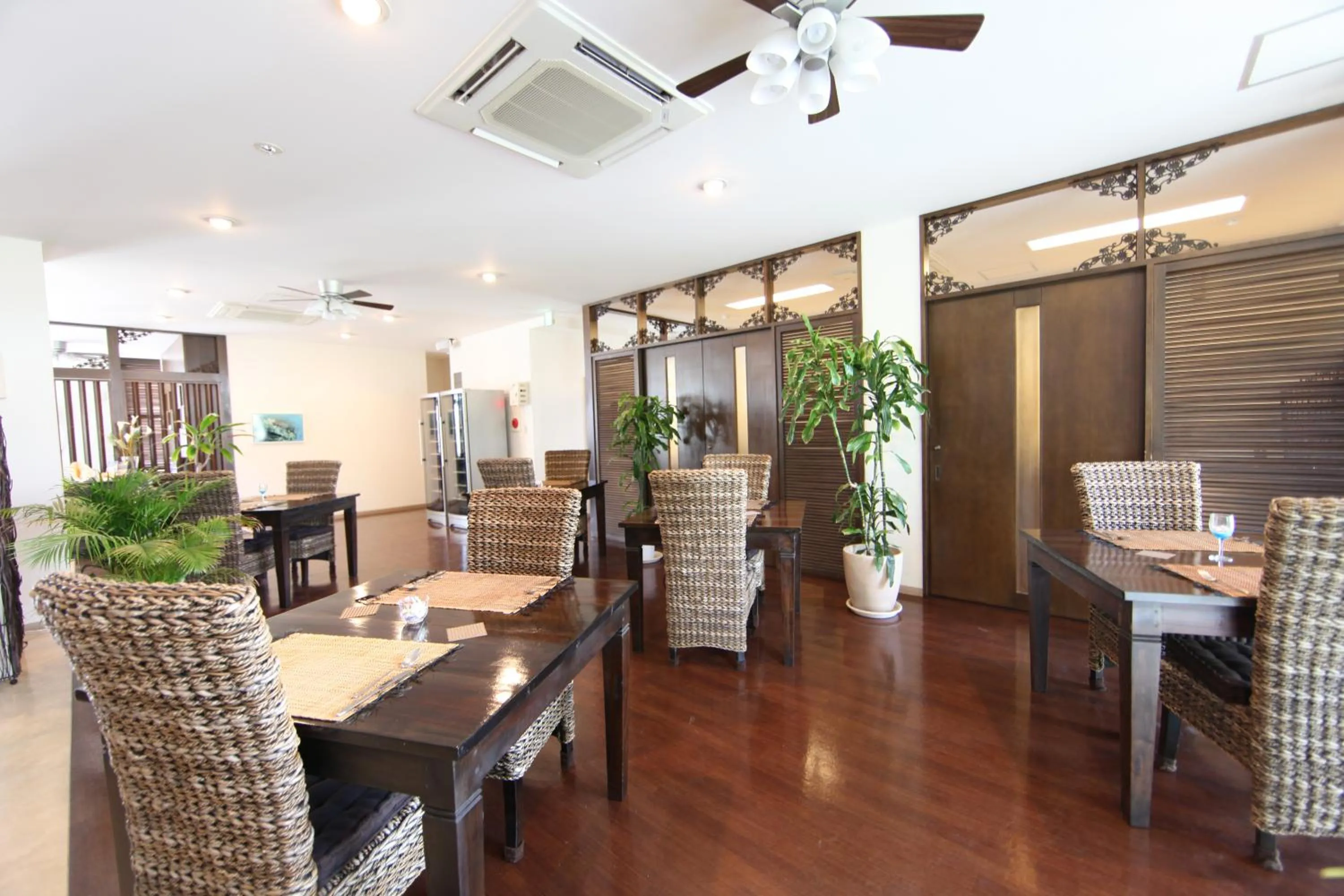 Restaurant/places to eat in Kerama Terrace