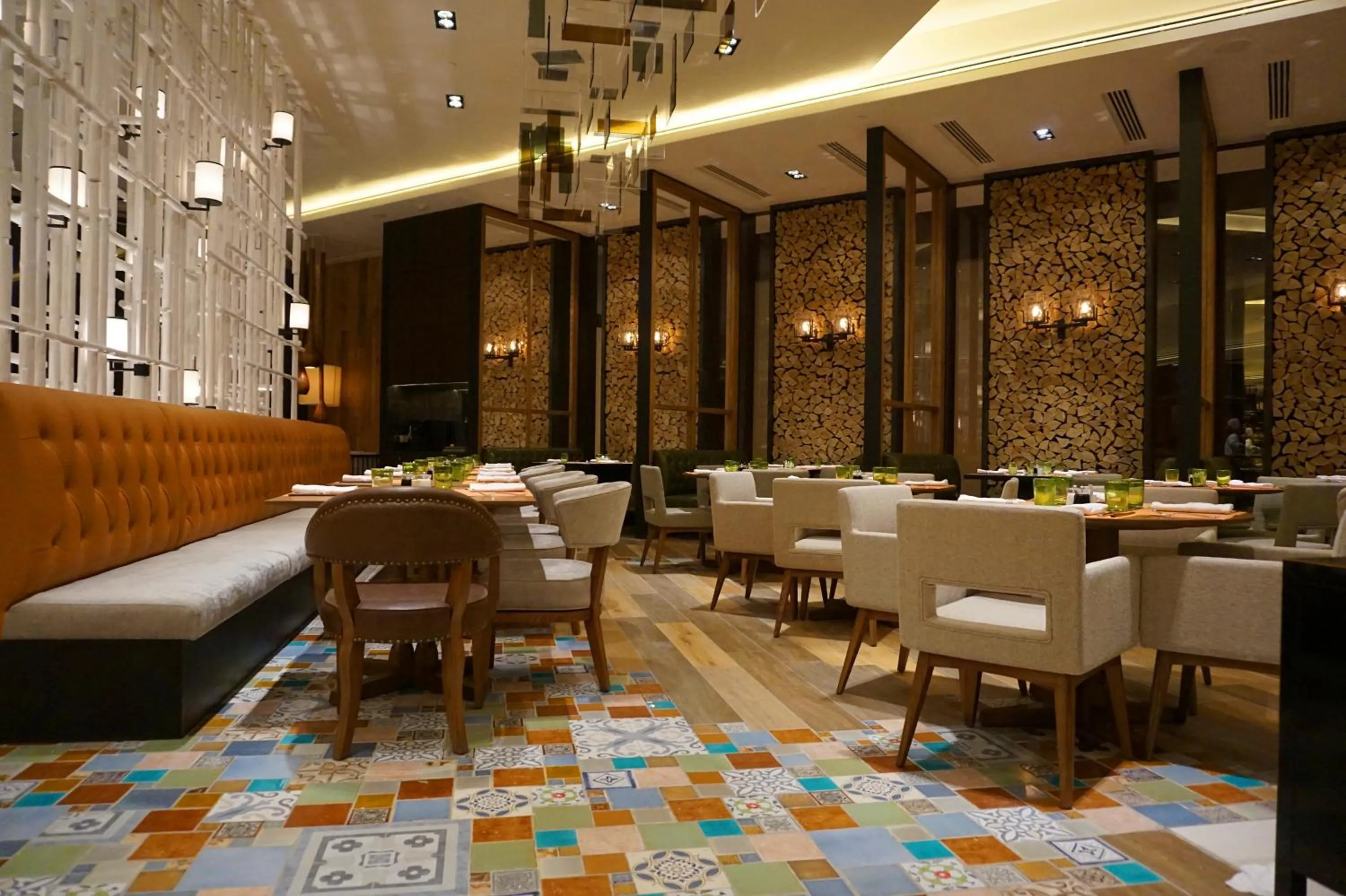 Restaurant/places to eat in Shangri-La Songbei, Harbin