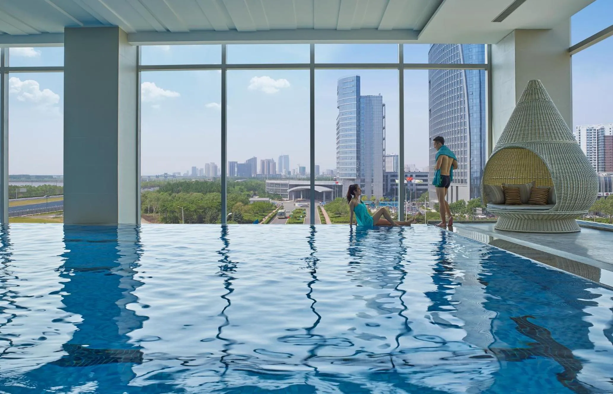 Swimming pool in Shangri-La Songbei, Harbin