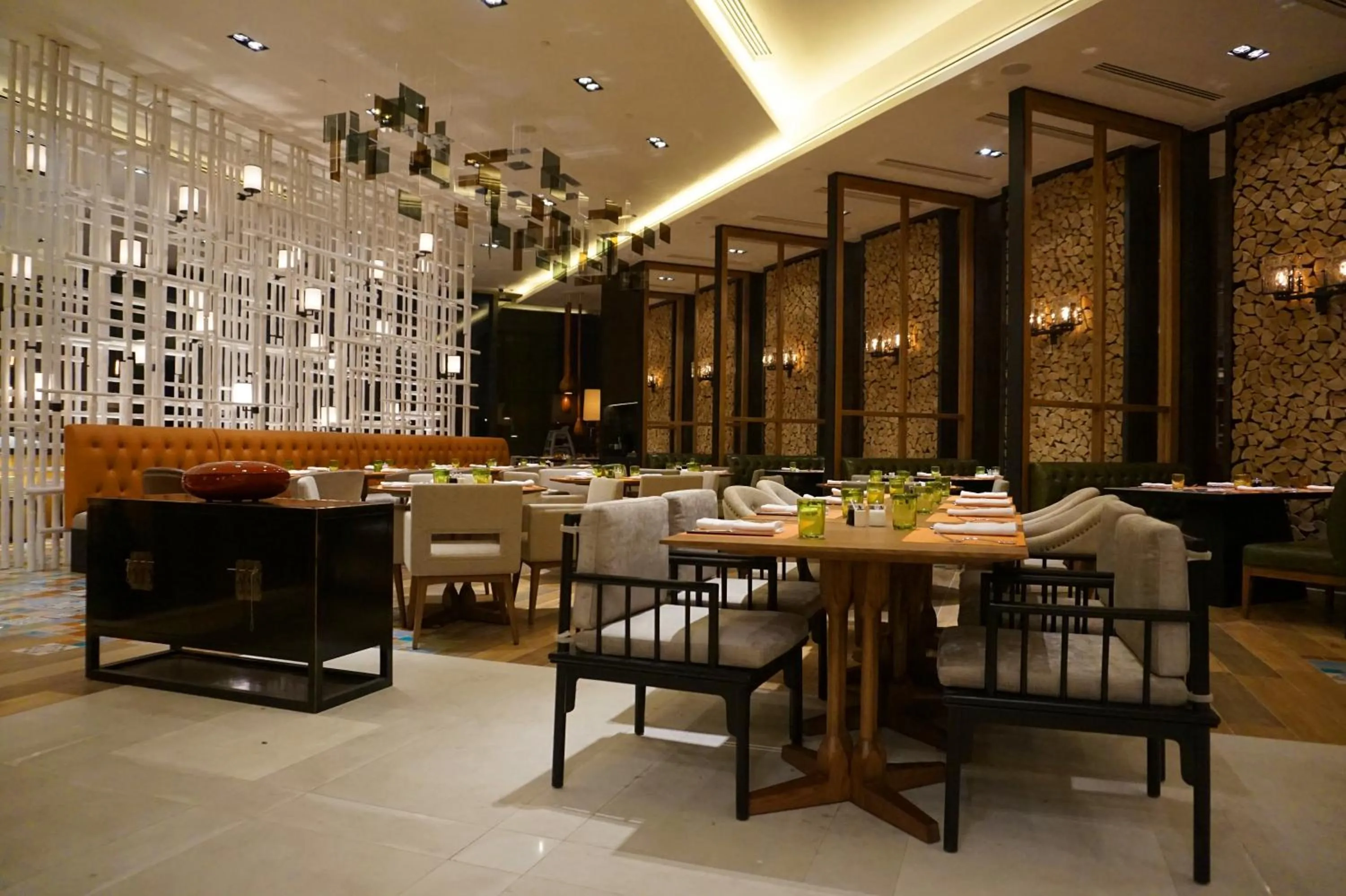 Restaurant/places to eat in Shangri-La Songbei, Harbin