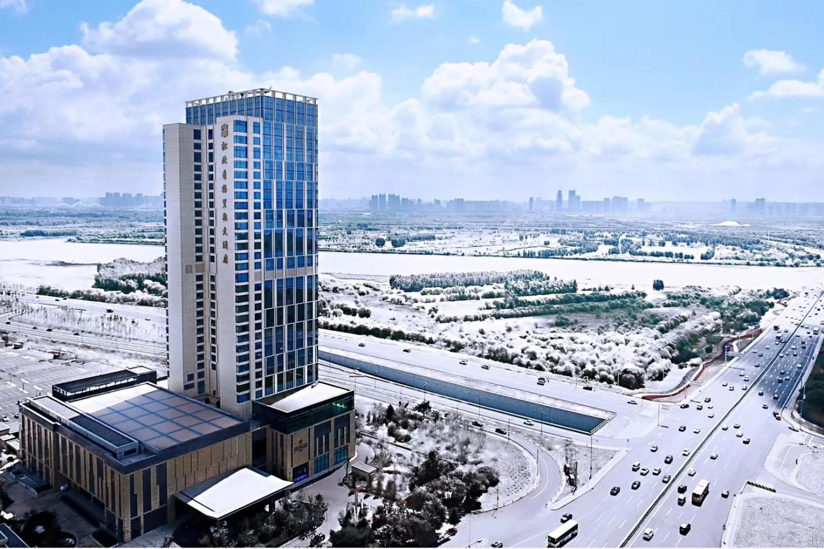 Property building in Shangri-La Songbei, Harbin