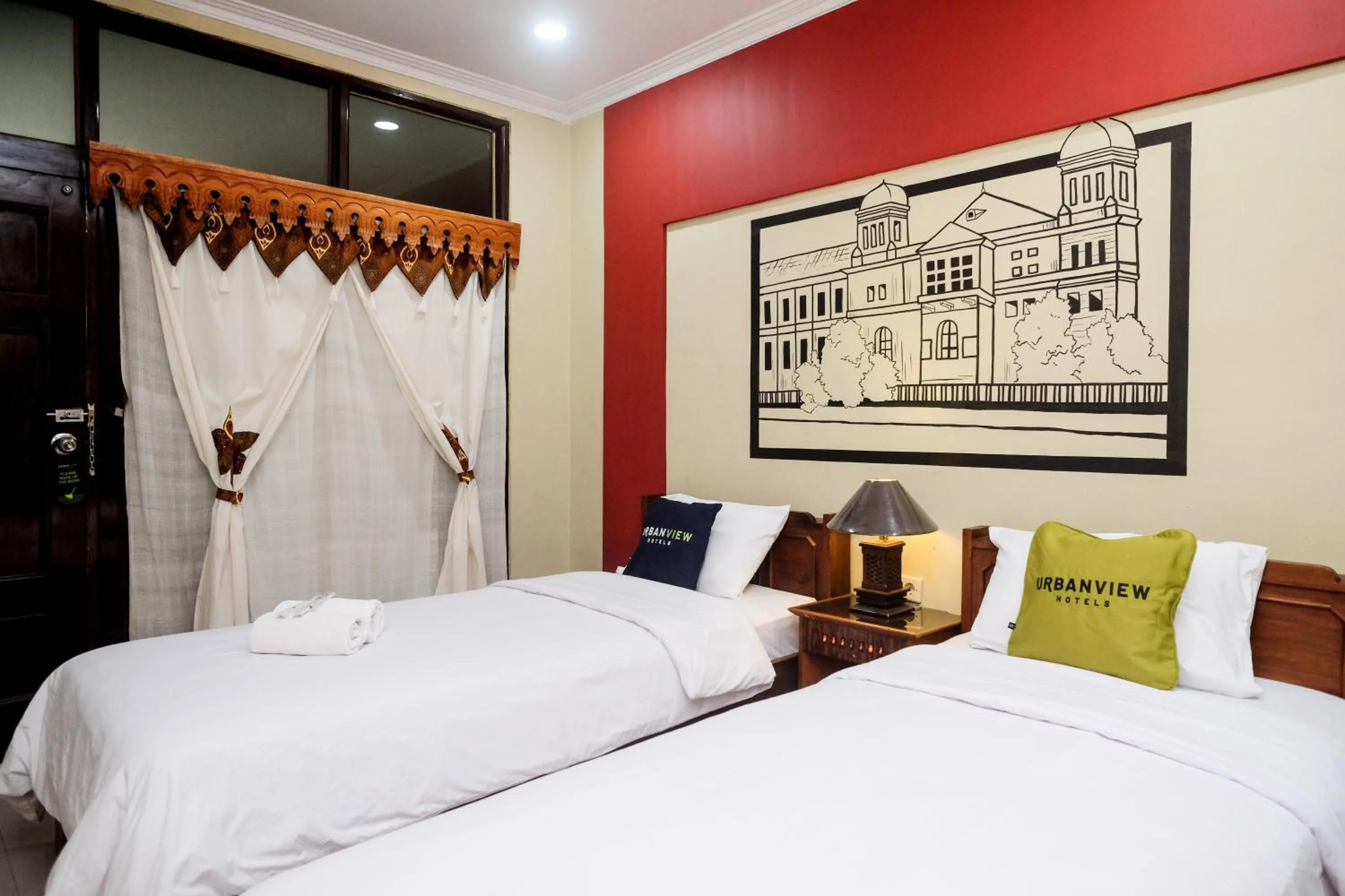 Bedroom, Bed in Urbanview Hotel Syariah Wisnugraha by RedDoorz