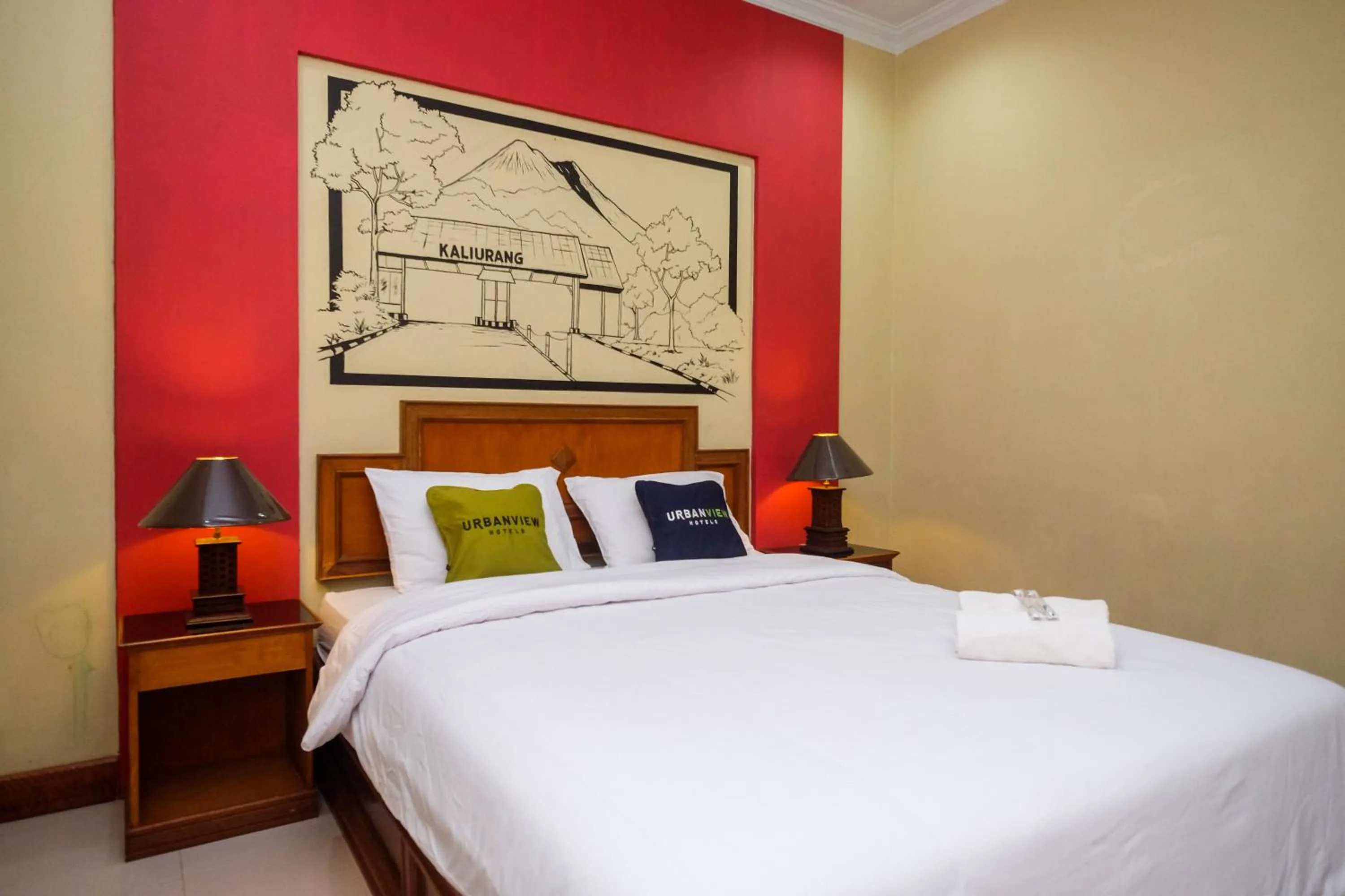 Bedroom, Bed in Urbanview Hotel Syariah Wisnugraha by RedDoorz