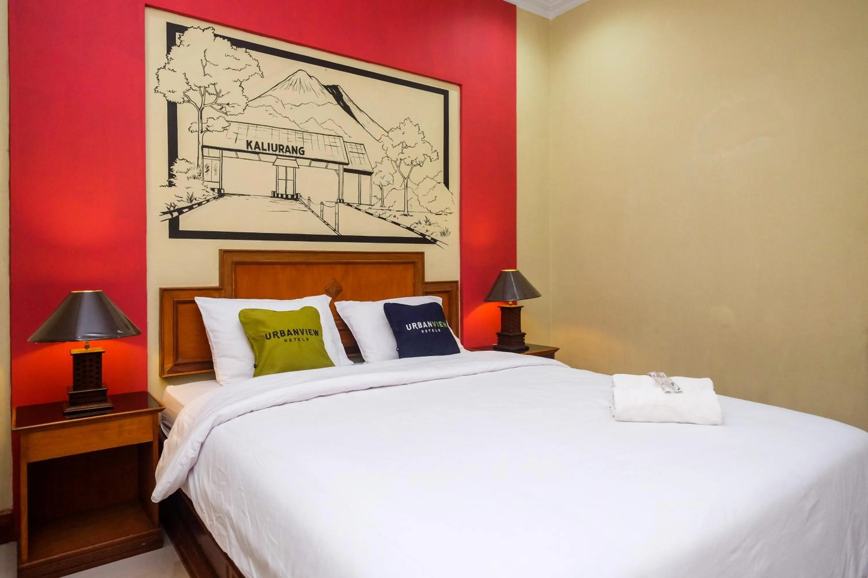 Bedroom, Bed in Urbanview Hotel Syariah Wisnugraha by RedDoorz