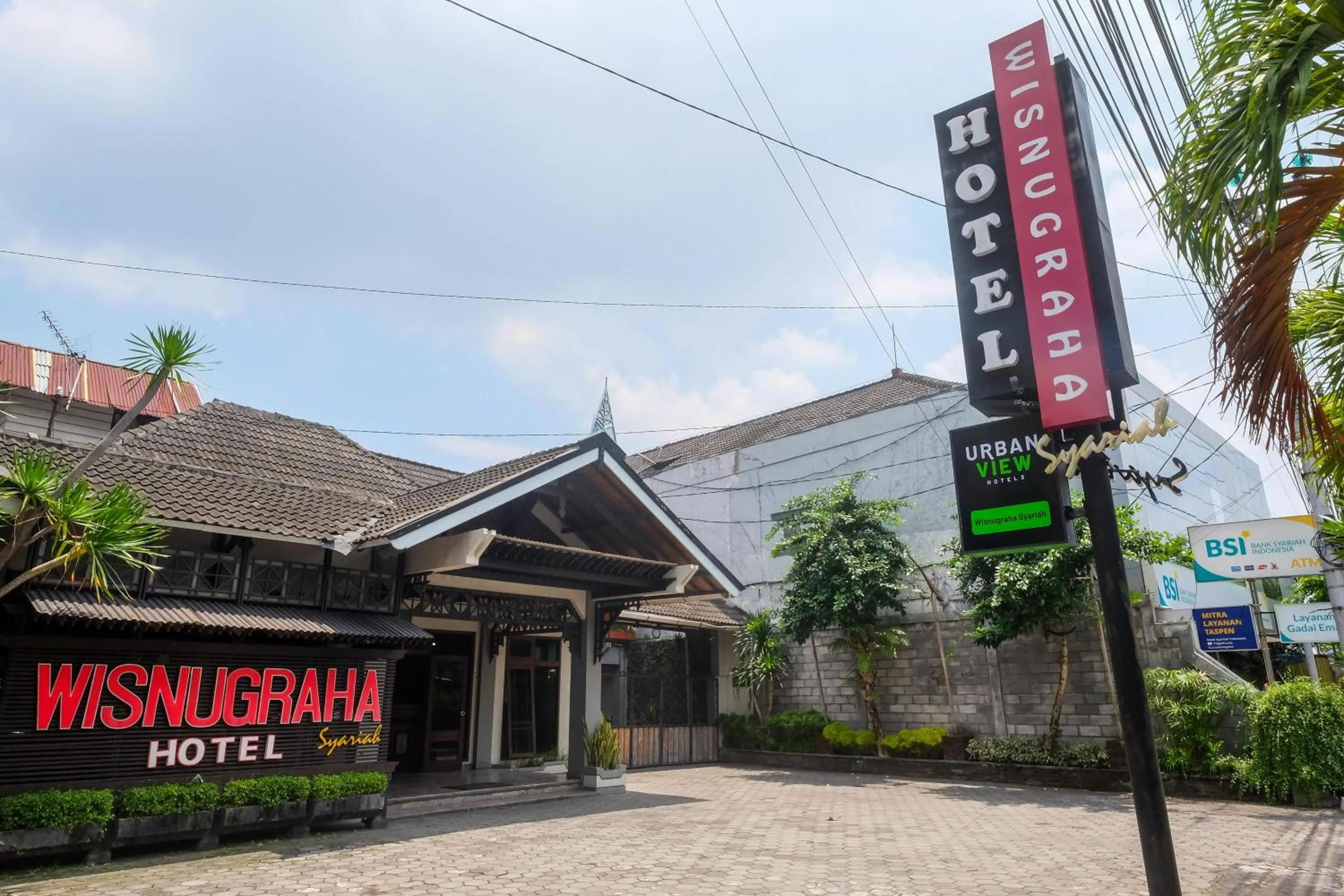 Property building in Urbanview Hotel Syariah Wisnugraha by RedDoorz