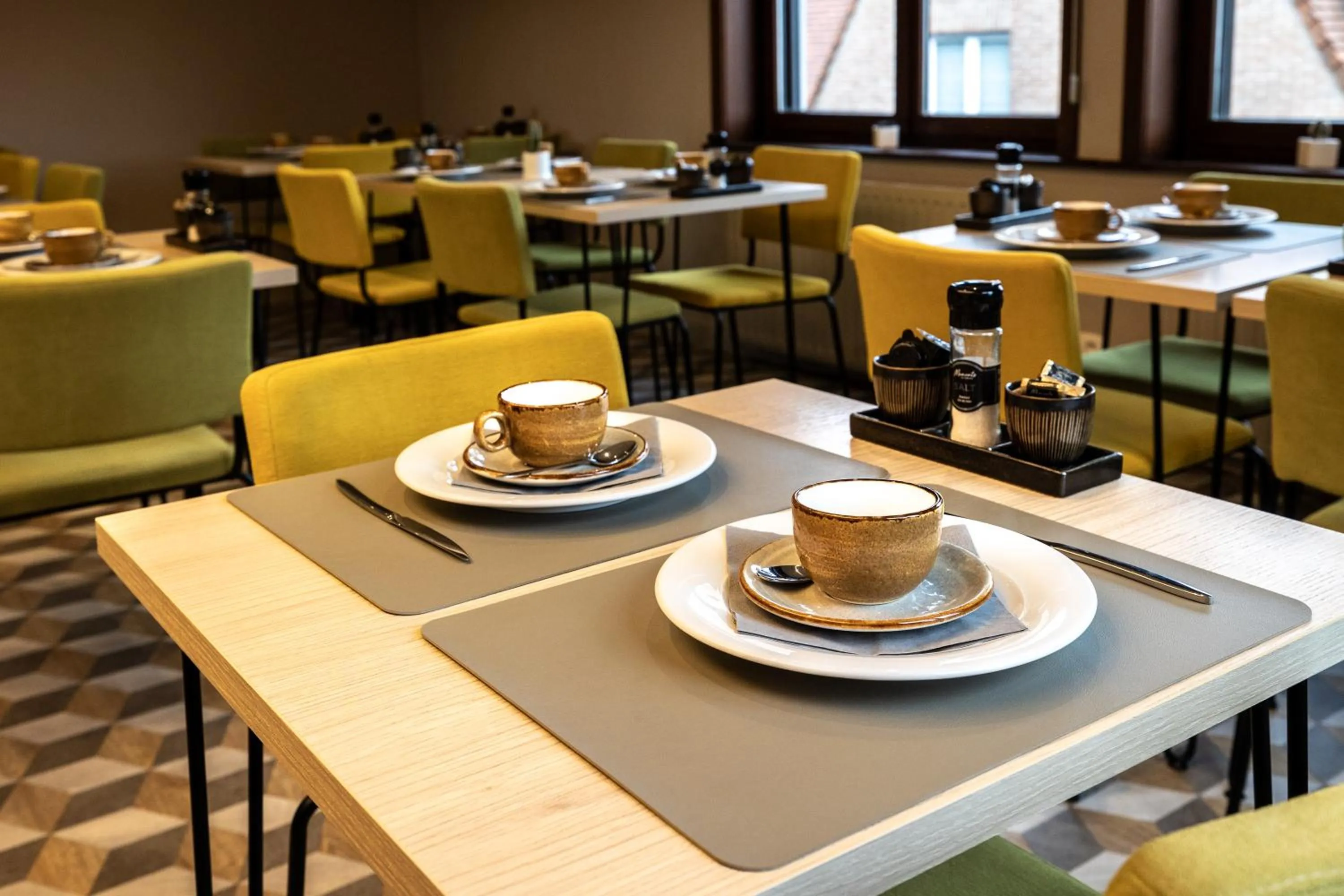 Restaurant/places to eat in Hotel Olympia in Bruges