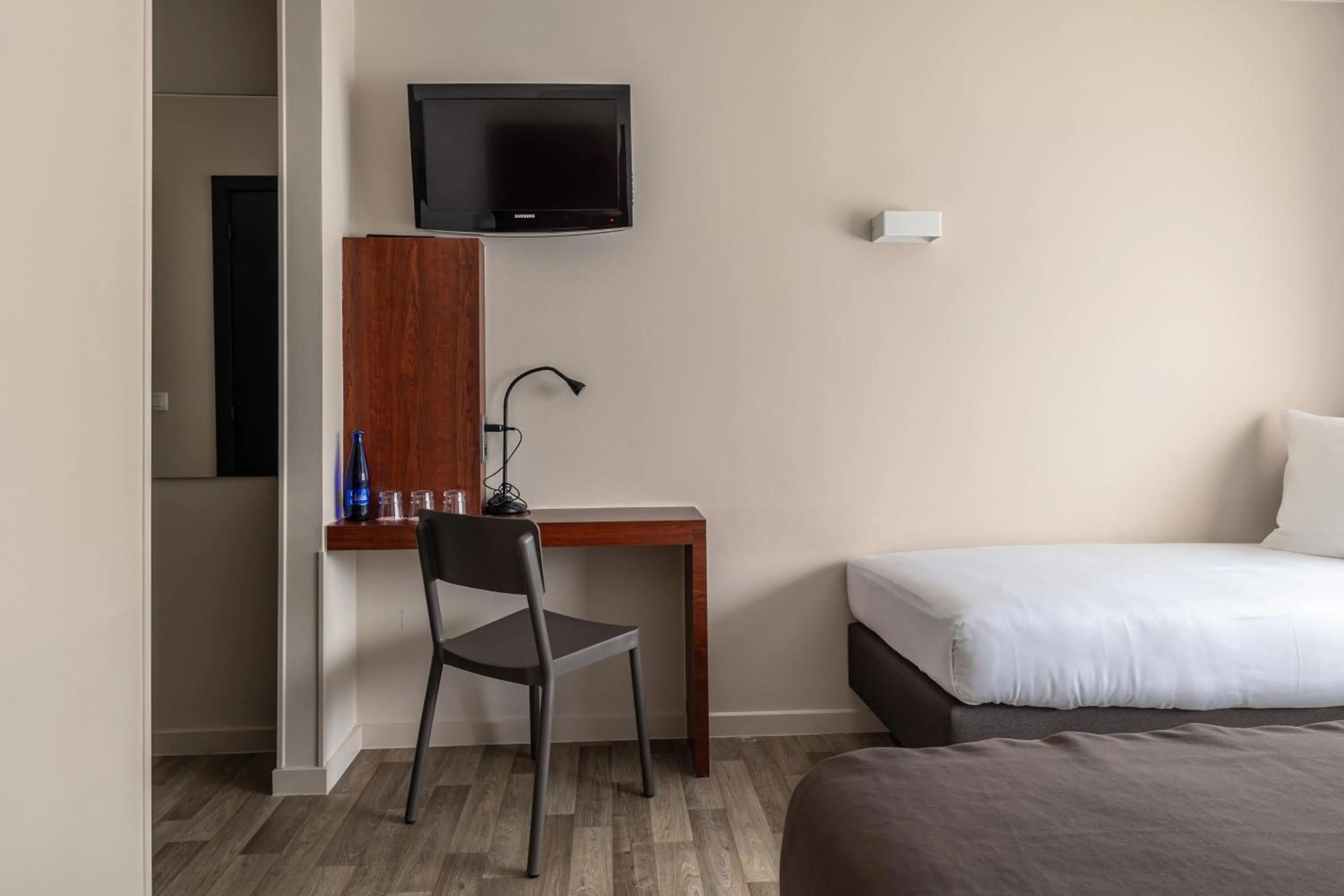 Photo of the whole room, Bed in Hotel Olympia in Bruges