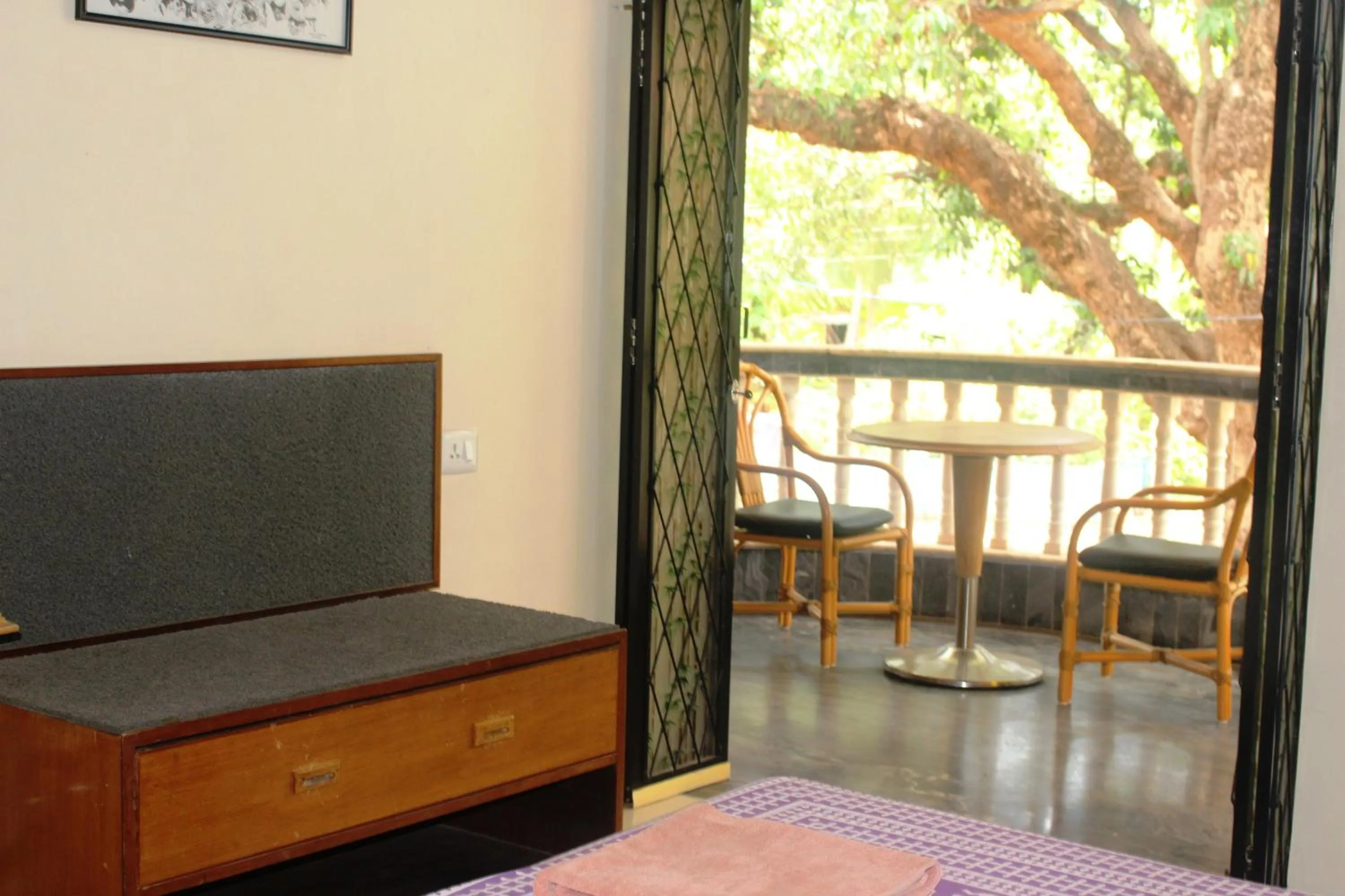 Street view in Mama Mids Home