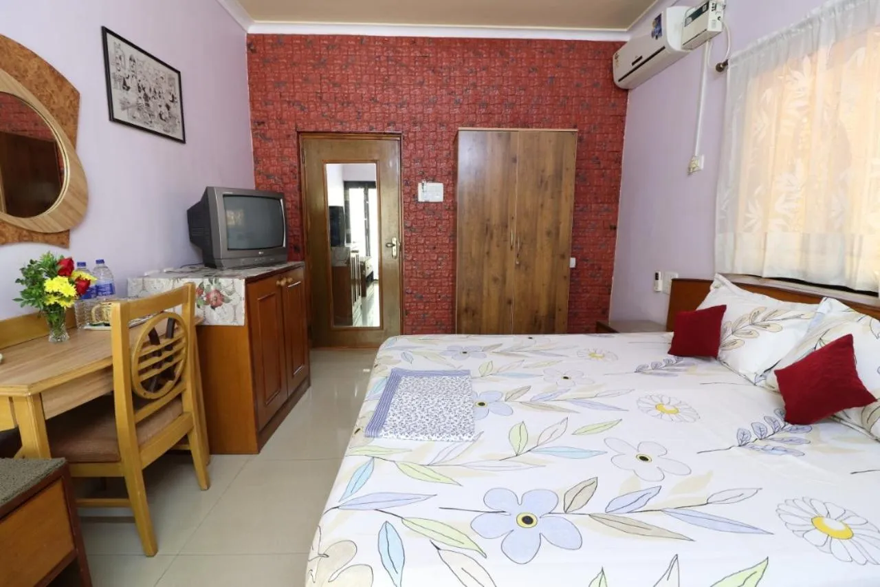 Decorative detail, Bed in Mama Mids Home