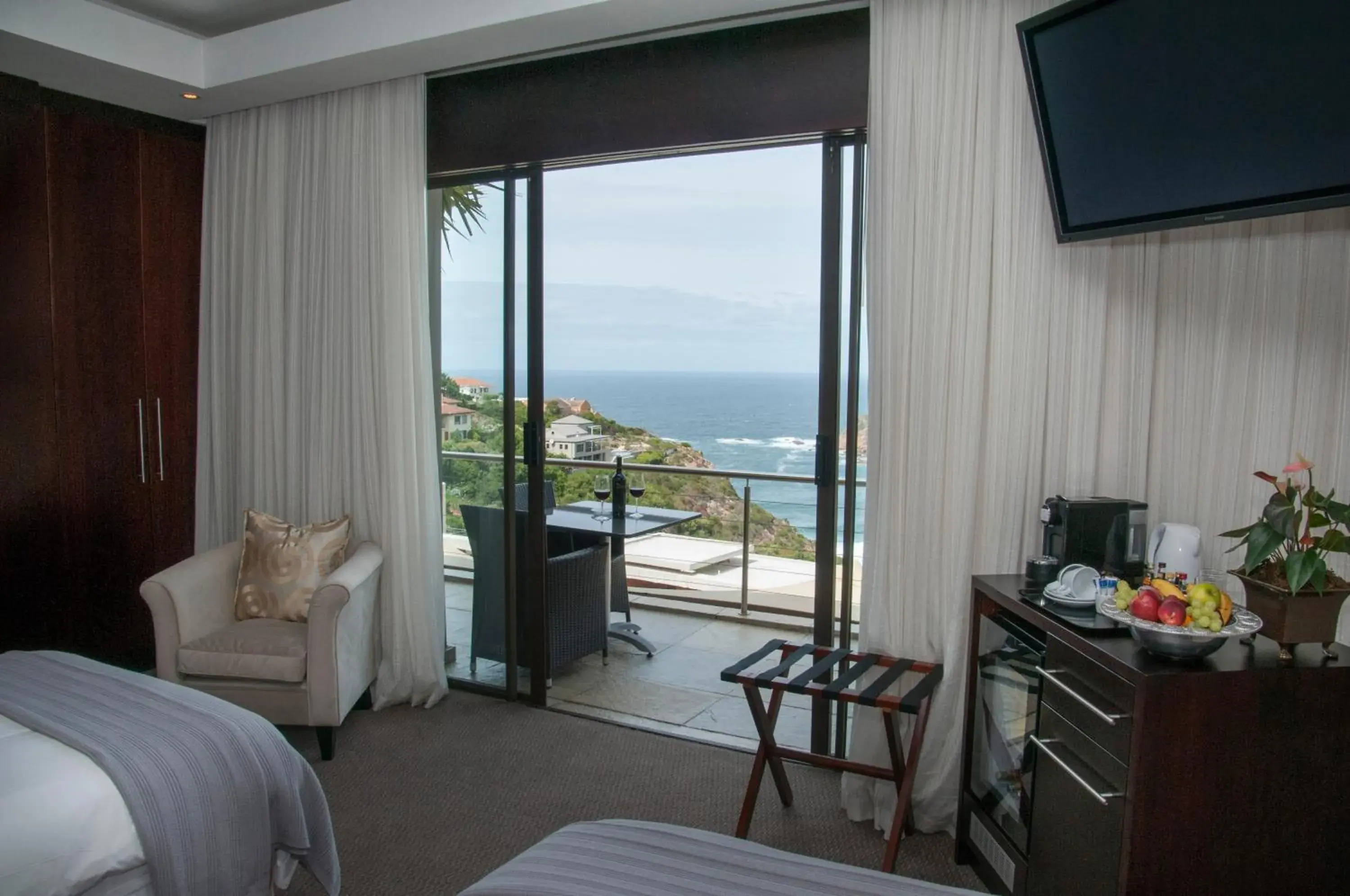 Twin Room with Sea View in The Mount Knysna Twin Room with Sea View in The Mount Knysna