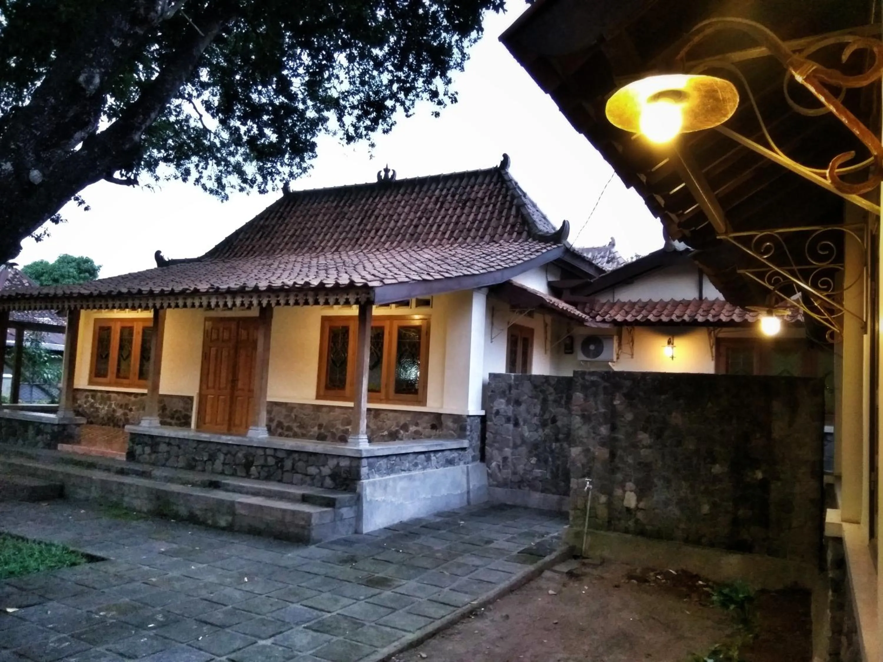 Property building in Omah Pitoe Yogya Homestay