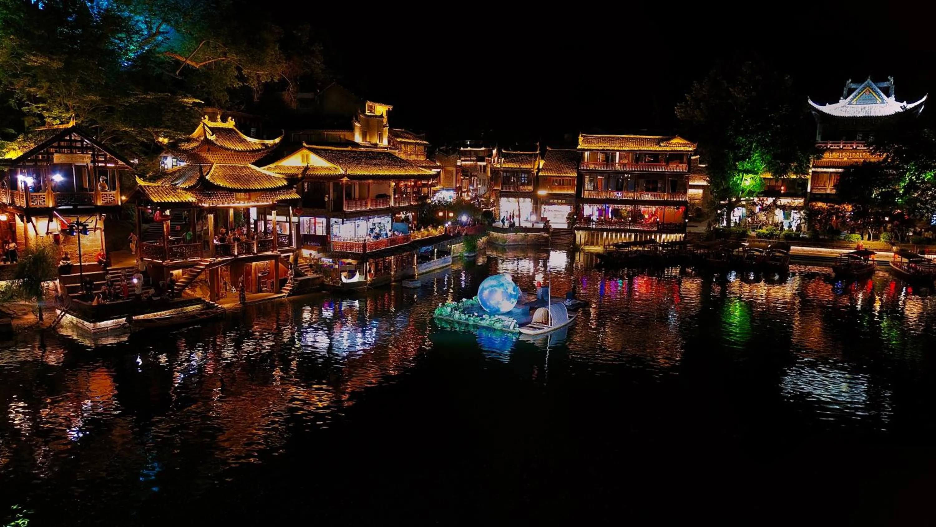 LQJ Riverside Guest House