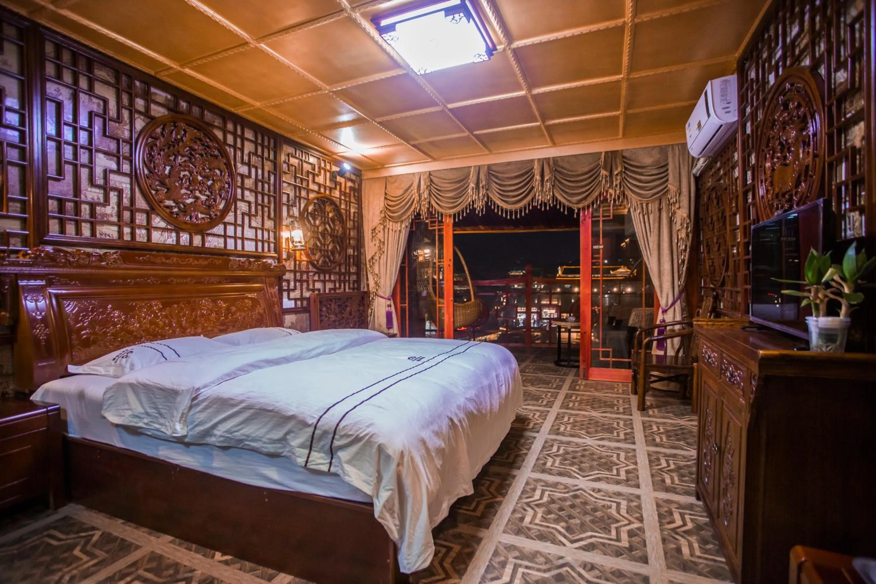 Bed in LQJ Riverside Guest House