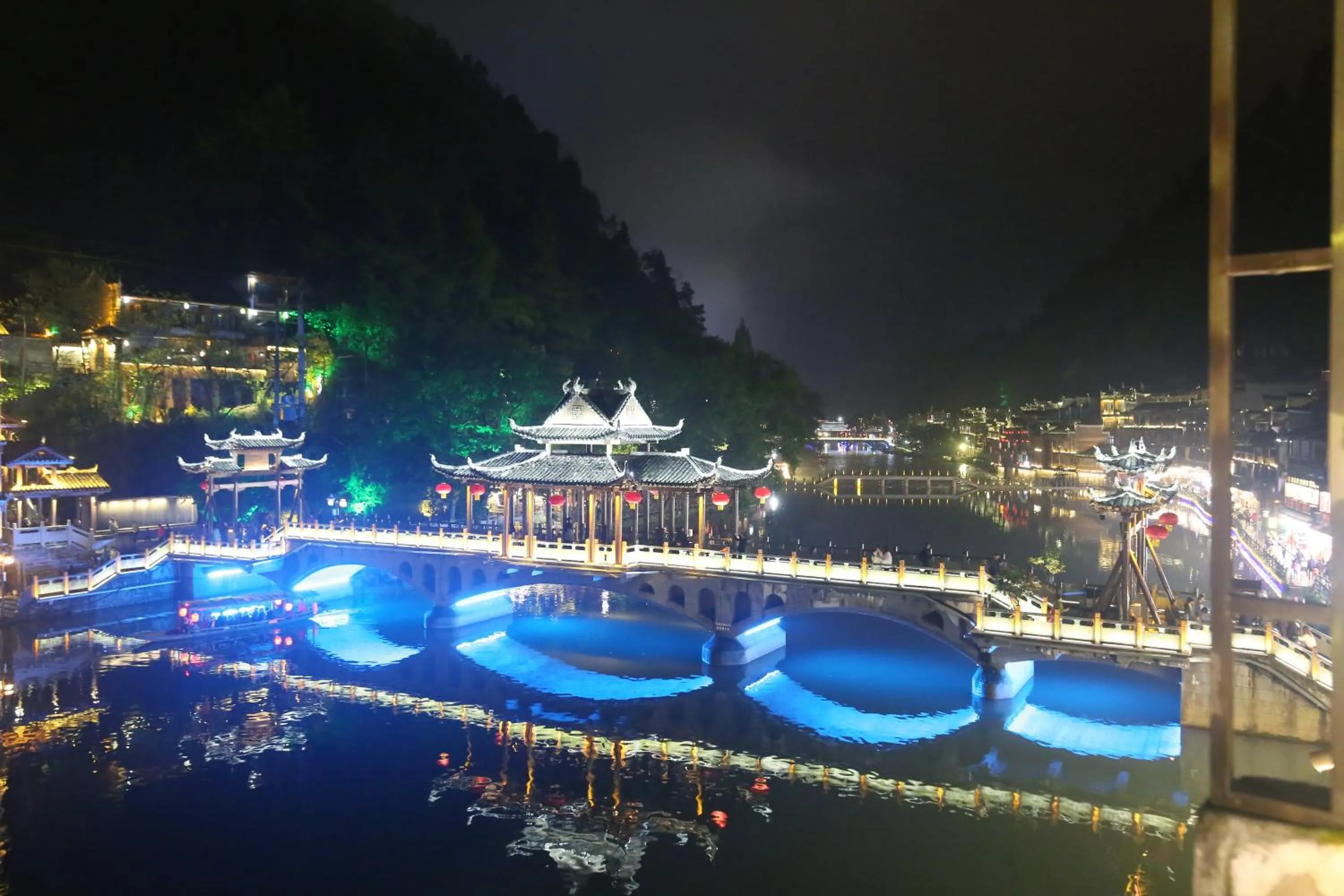 LQJ Riverside Guest House