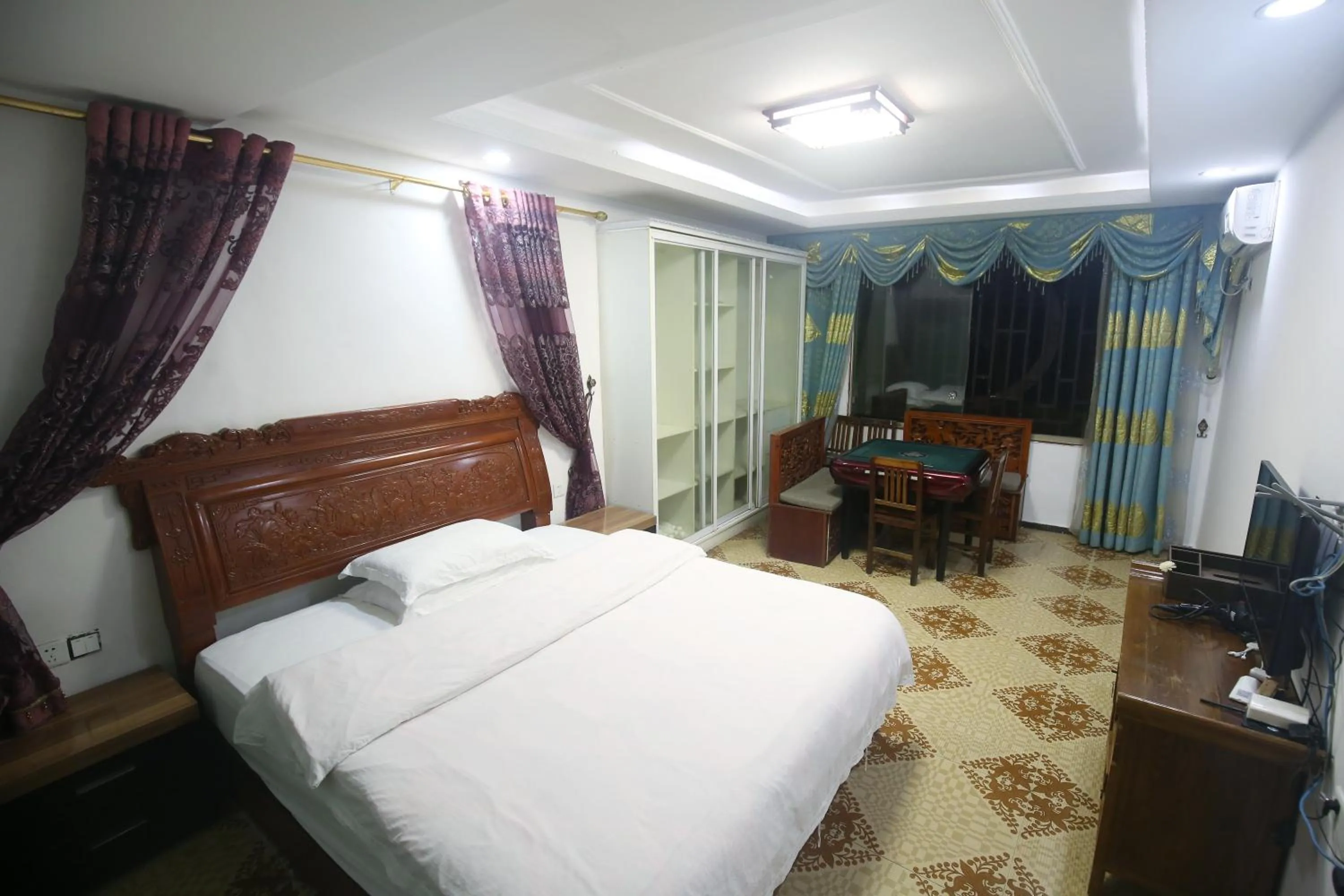 Bed in LQJ Riverside Guest House