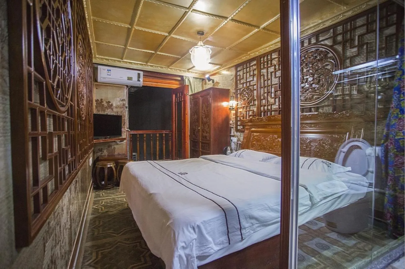 Photo of the whole room, Bed in LQJ Riverside Guest House