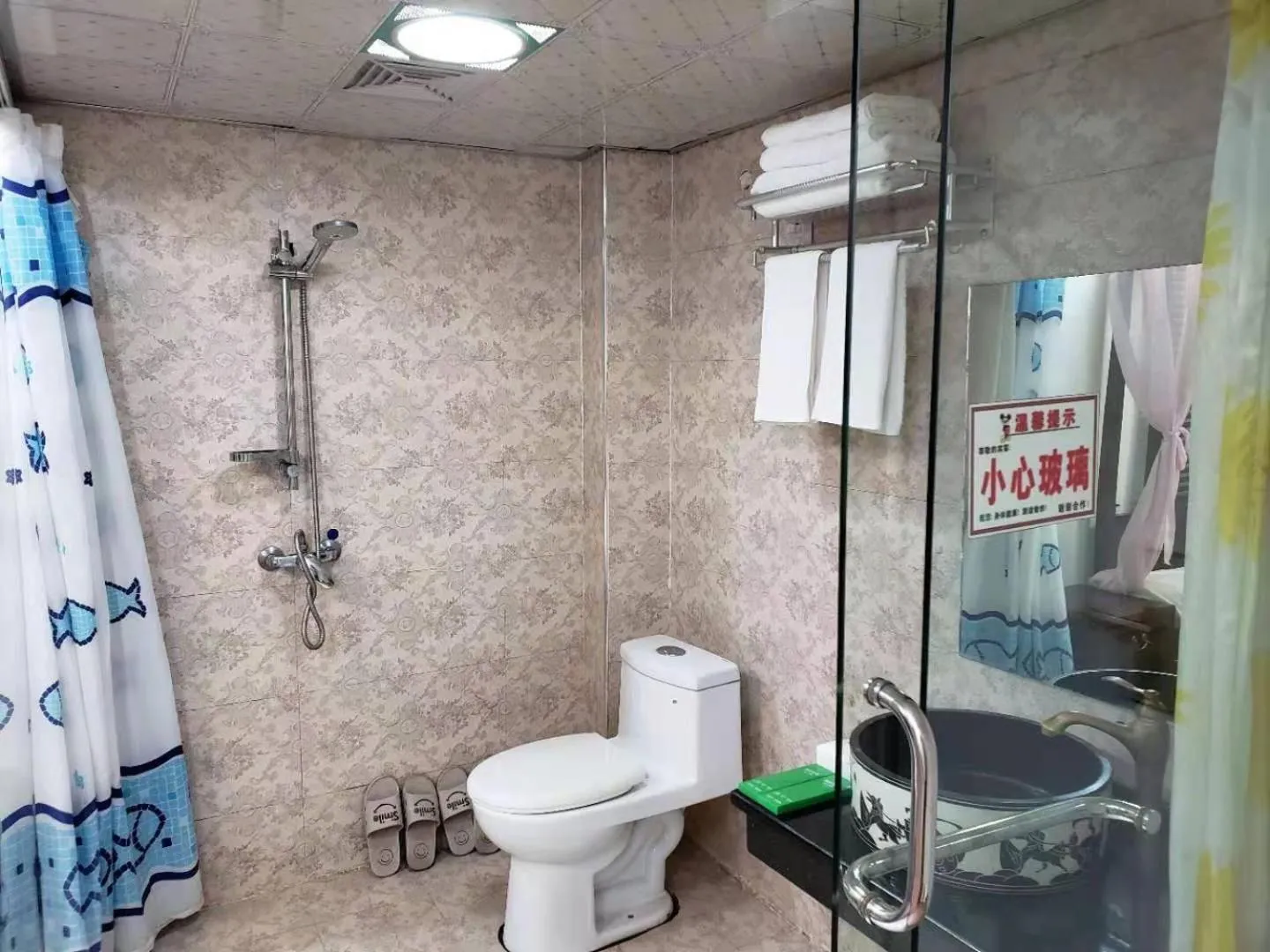 Bathroom in LQJ Riverside Guest House