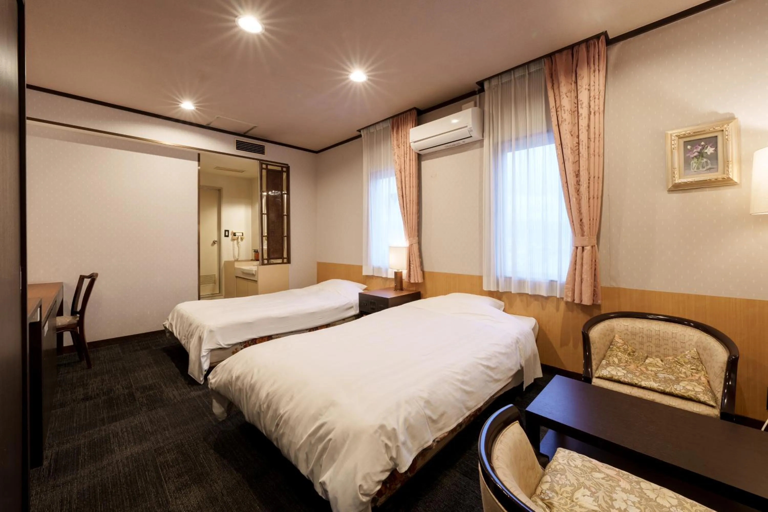 Photo of the whole room, Bed in Hita Onsen Kizantei Hotel