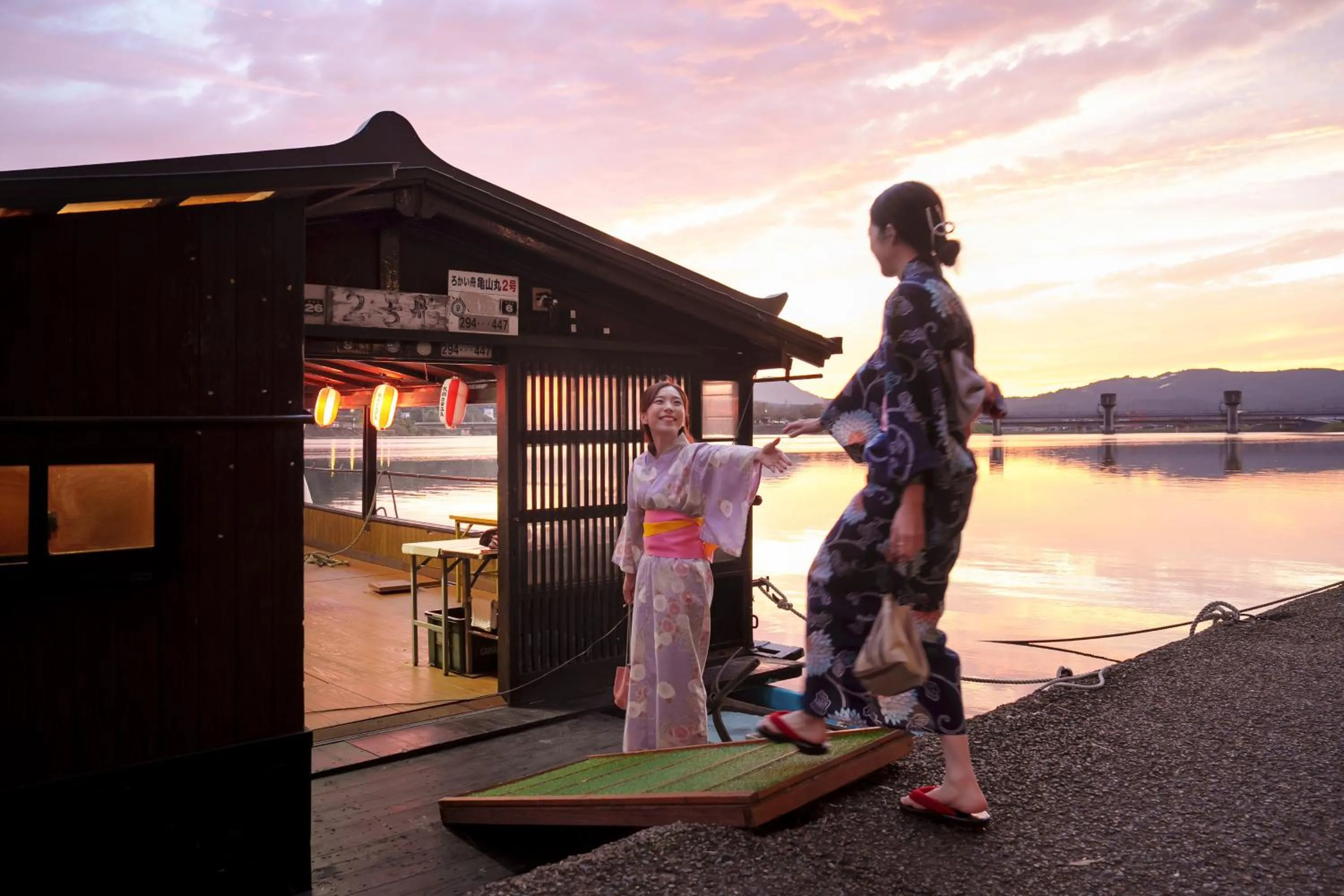 Evening entertainment in Hita Onsen Kizantei Hotel