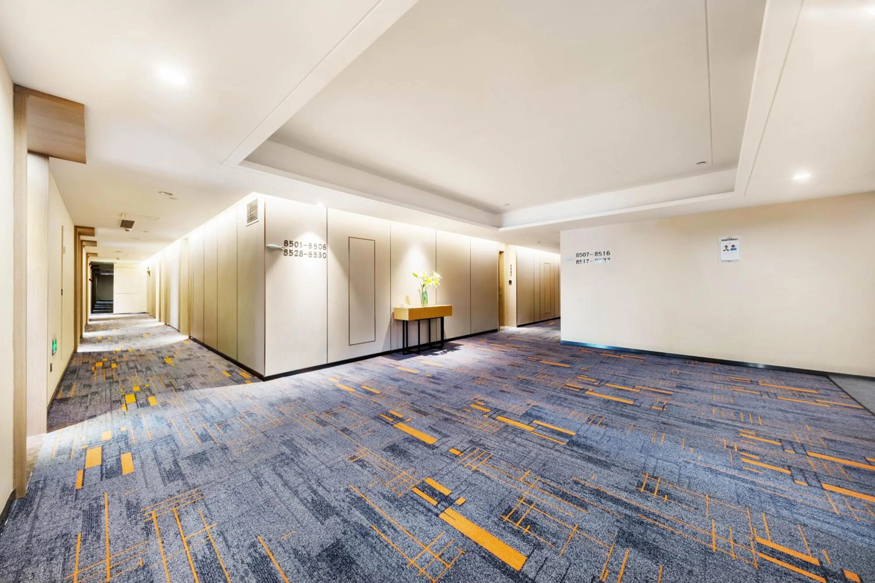 Qianhai Holiday Hotel