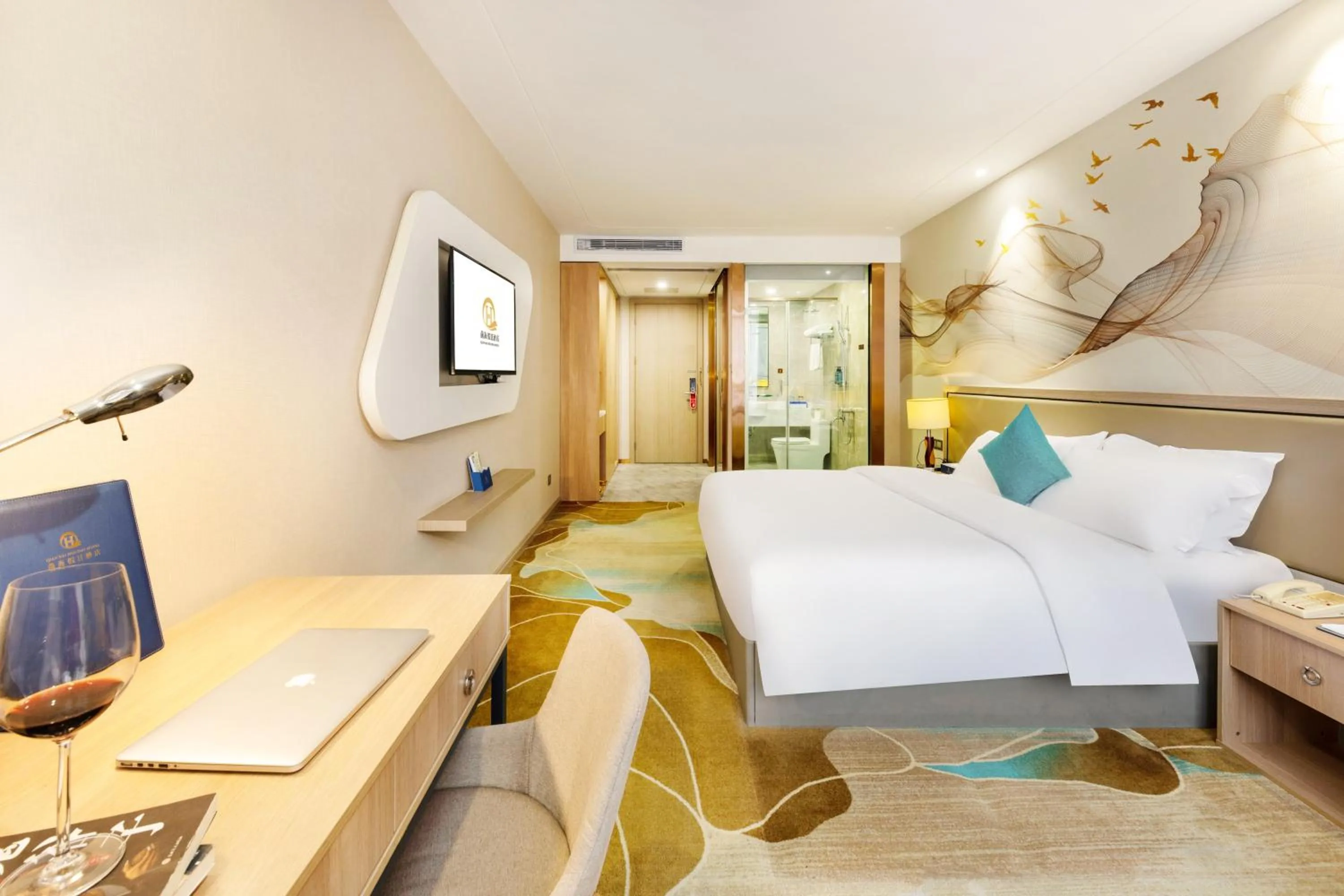 Bedroom, Bed in Qianhai Holiday Hotel