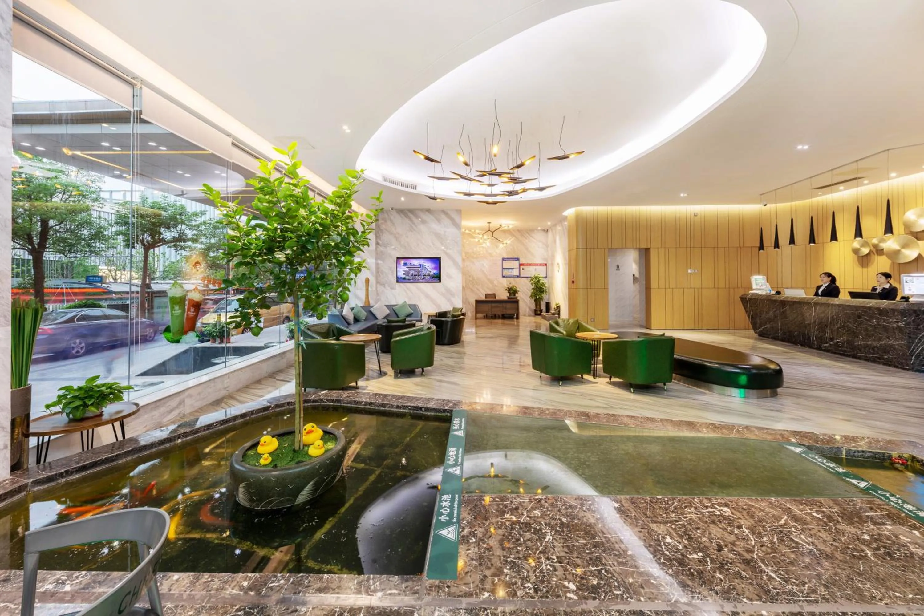 Lobby or reception in Qianhai Holiday Hotel
