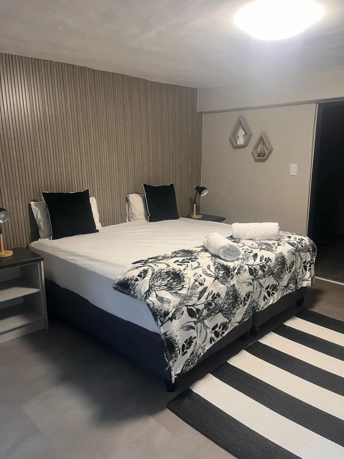 Bedroom, Bed in Du Kloof Lodge