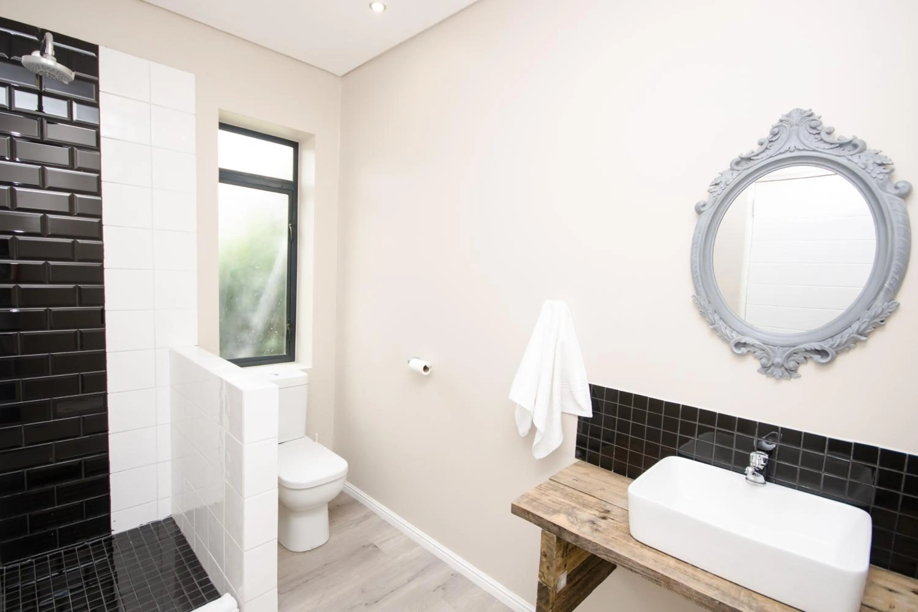 Bathroom in Du Kloof Lodge