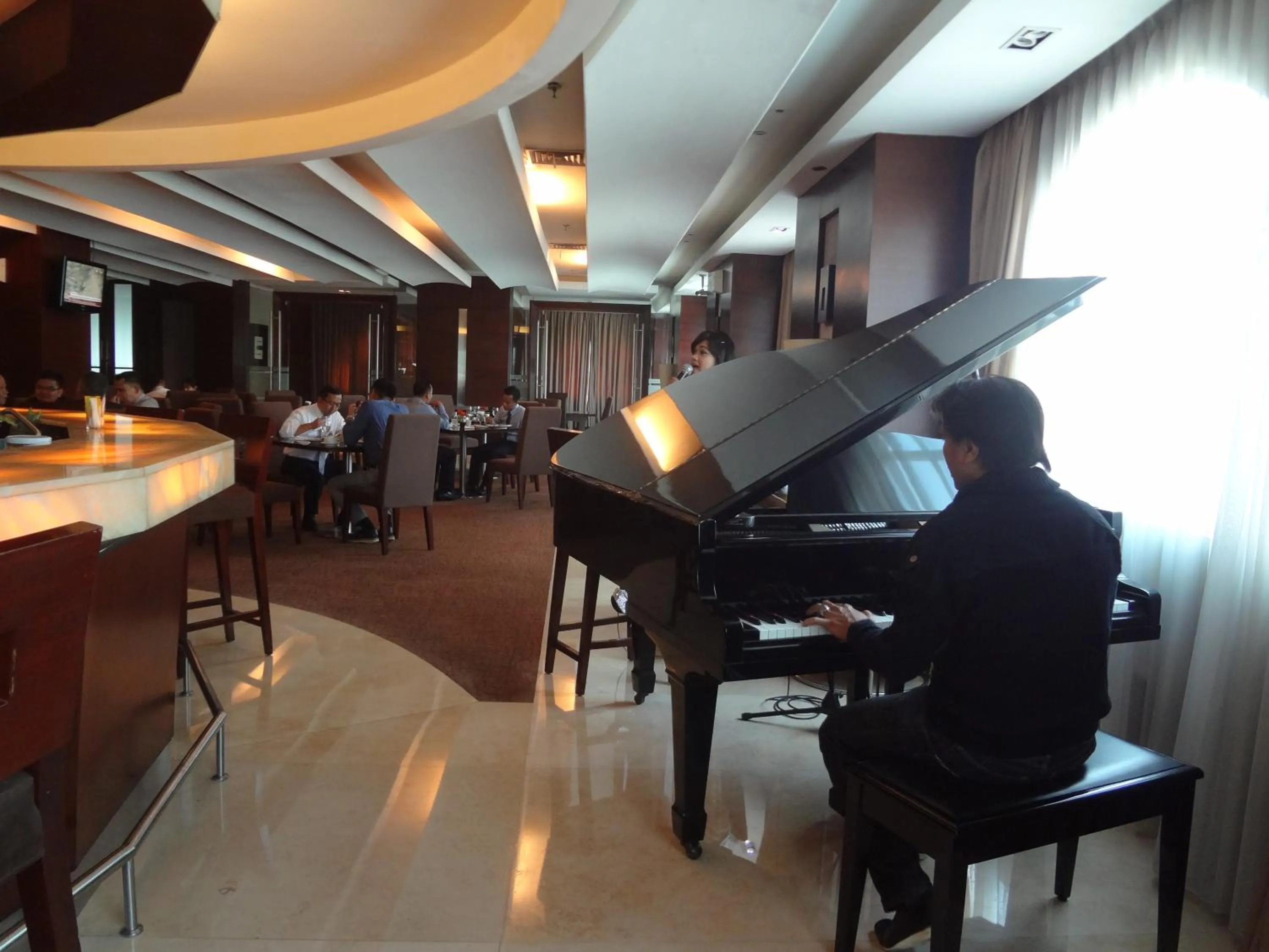 Restaurant/places to eat in President Executive Club